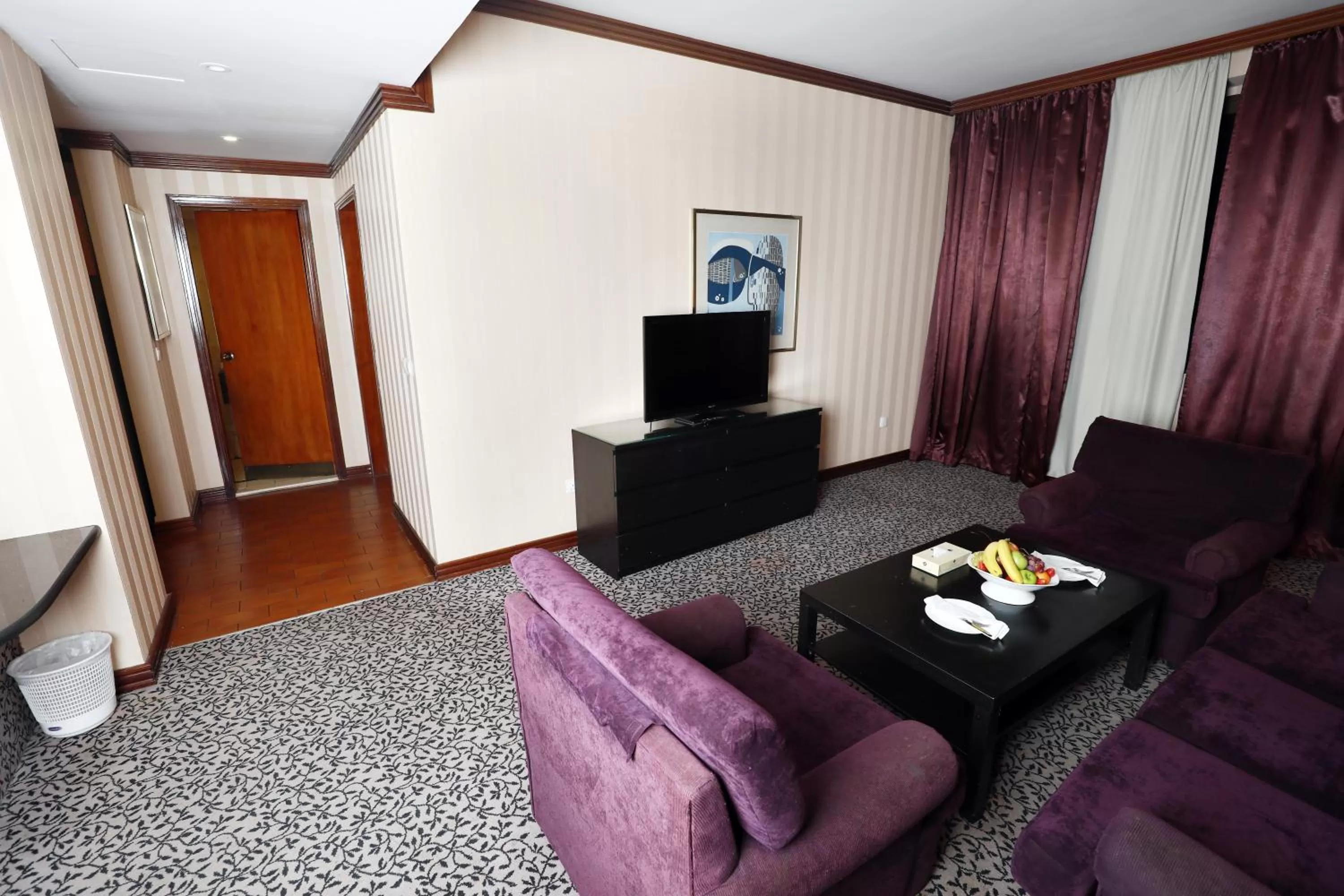 Communal lounge/ TV room, TV/Entertainment Center in Hyatt Jeddah Continental Hotel