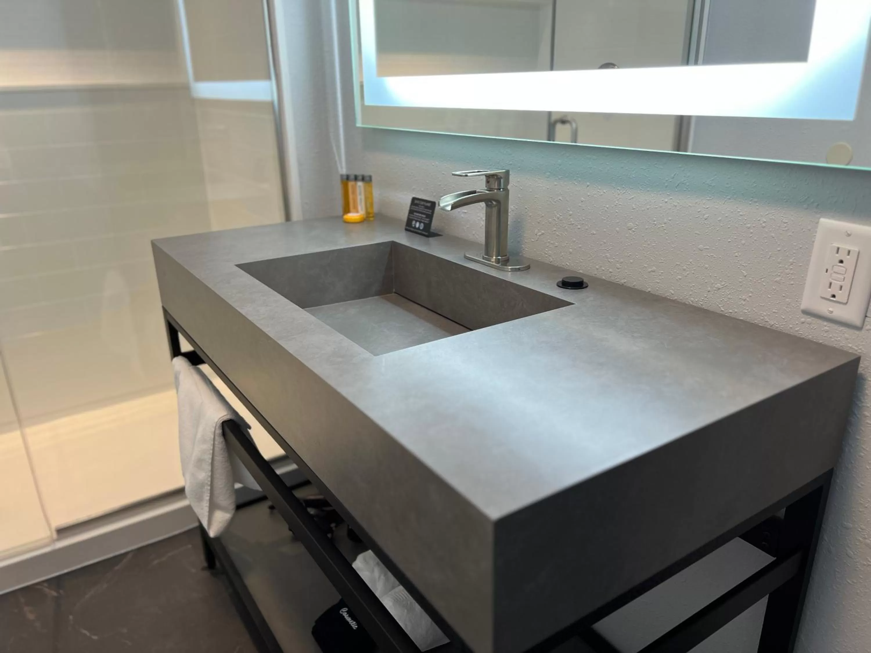 Bathroom in Terrace Bay Hotel - Lakefront