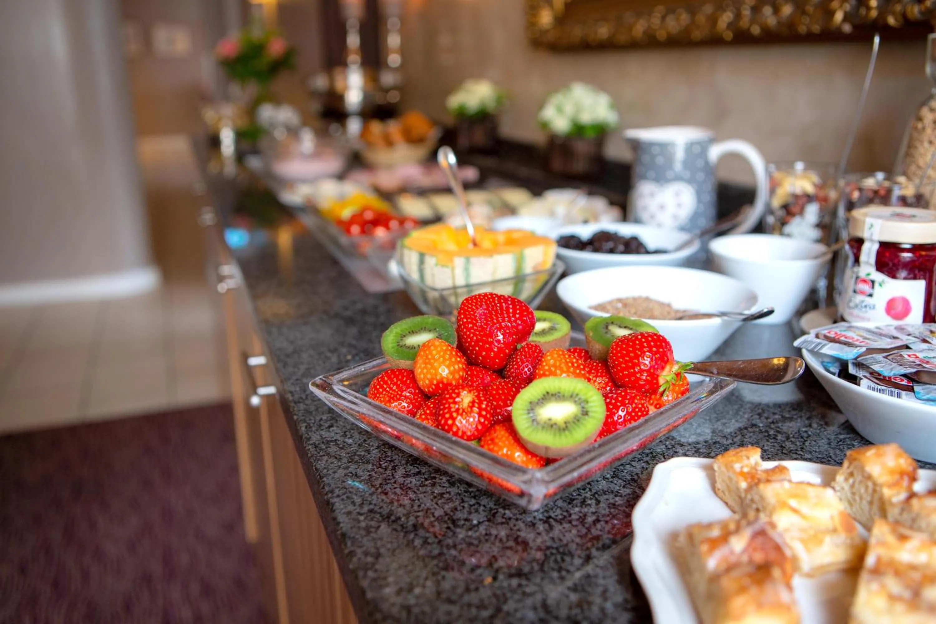 Breakfast in Comfort Hotel tom Kyle