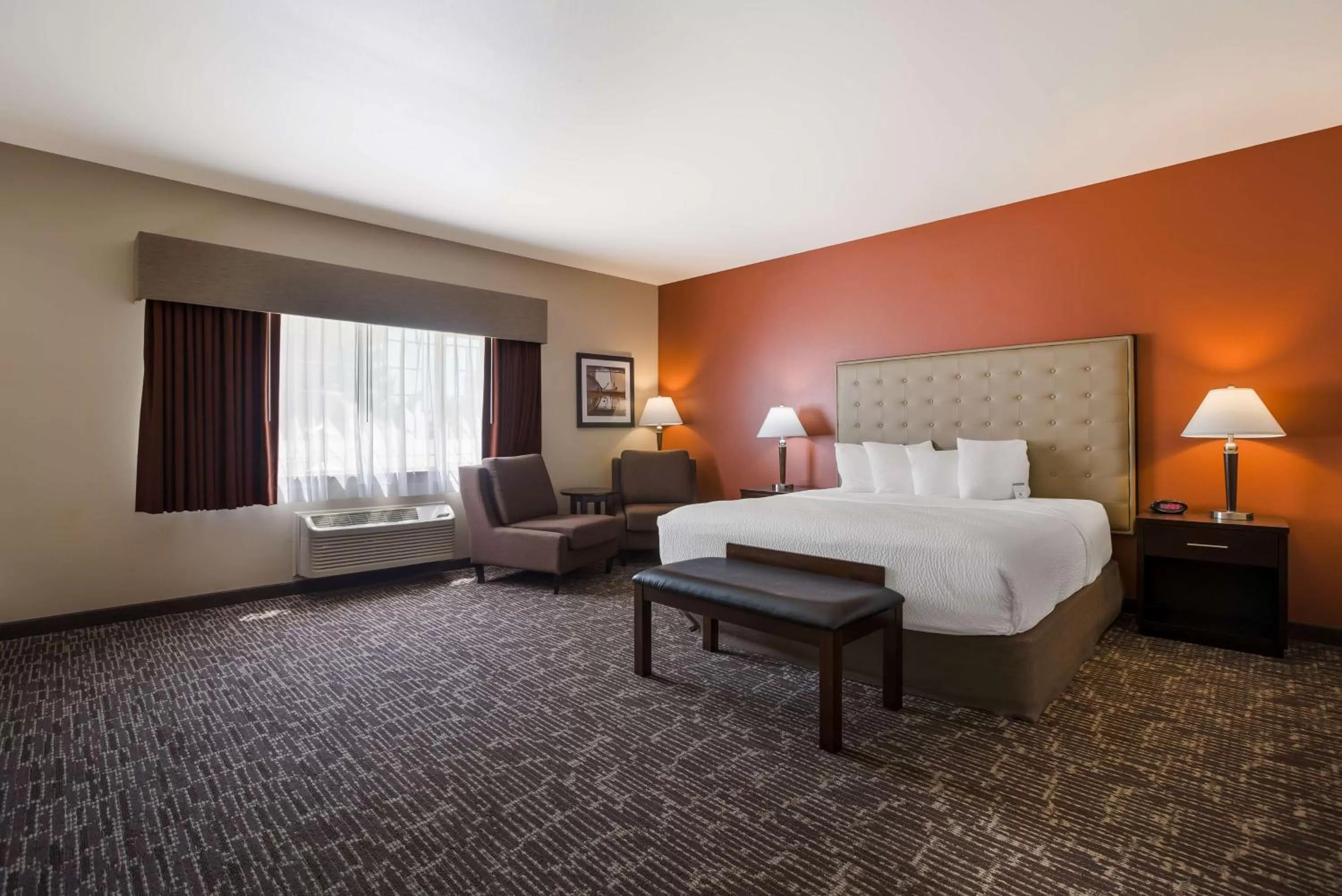 Photo of the whole room, Bed in Best Western Northwest Lodge