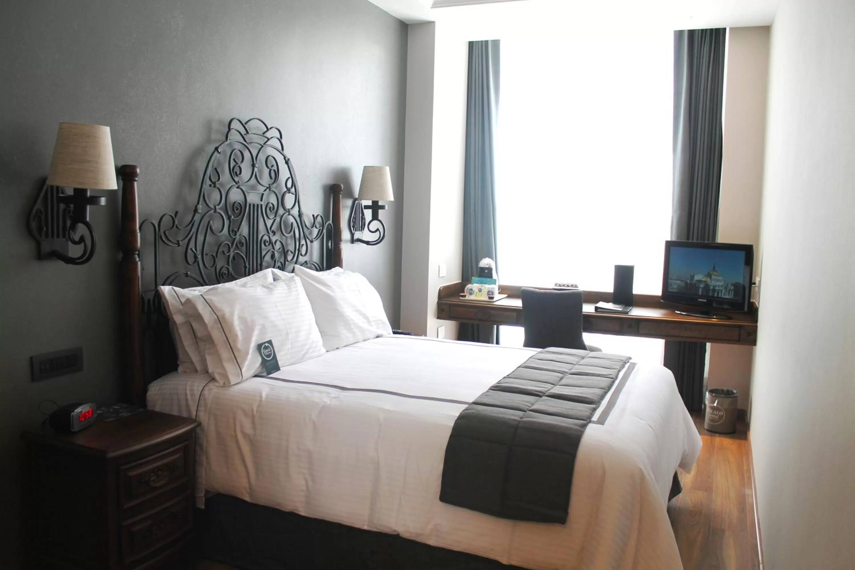 Bed in Zocalo Central & Rooftop Mexico City