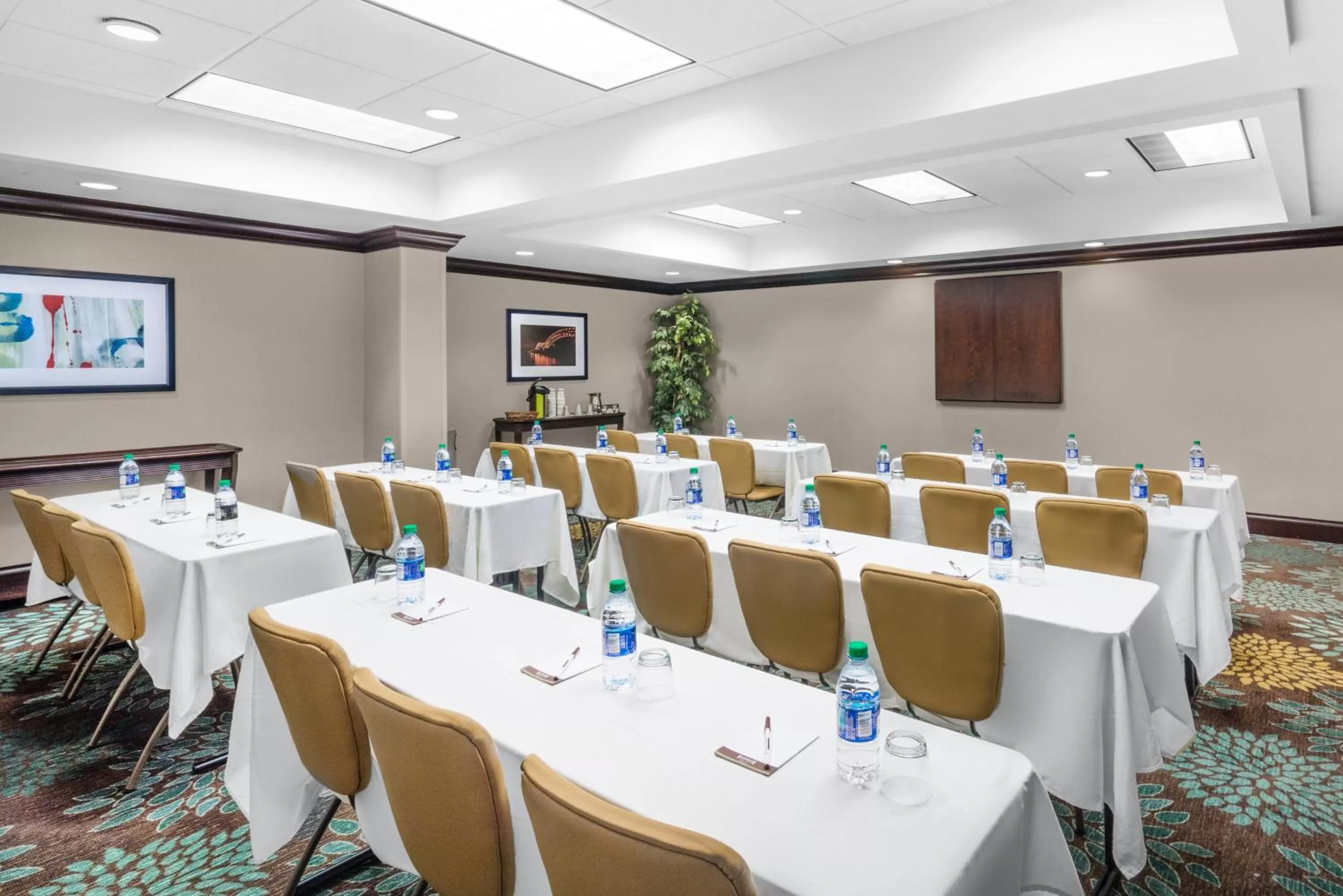 Meeting/conference room in Staybridge Suites Memphis-Poplar Ave East by IHG