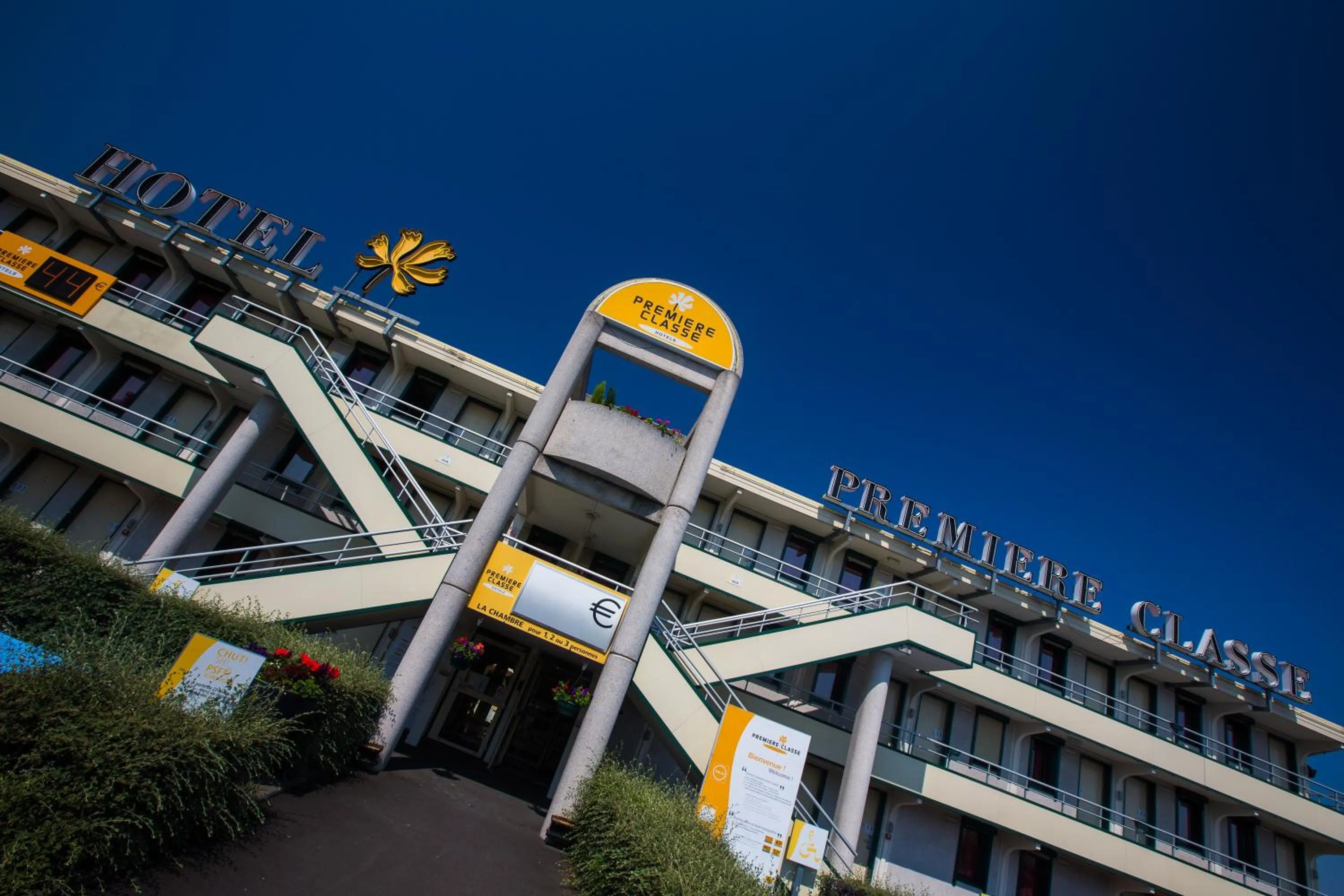 Property building in Première Classe Clermont Ferrand Nord