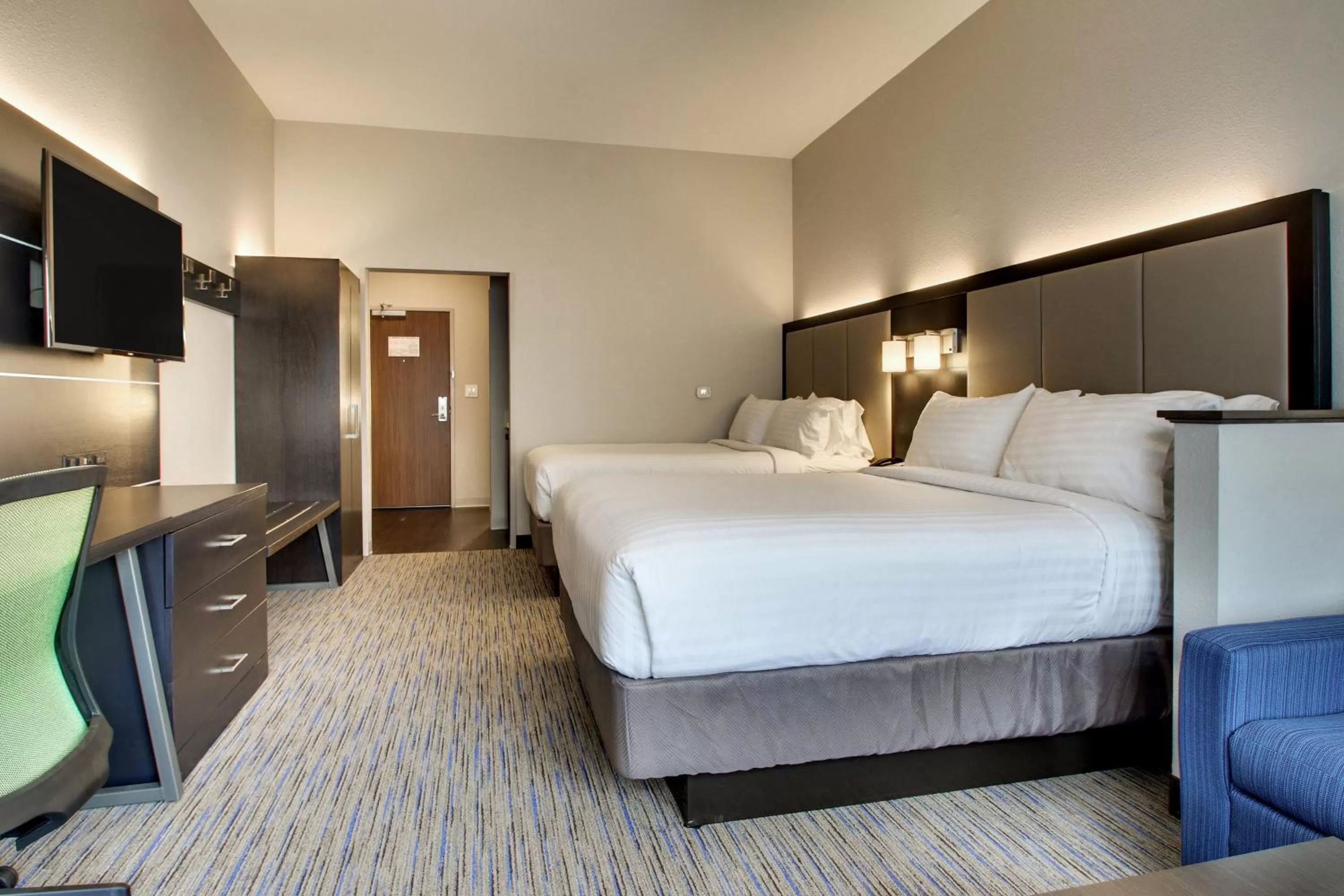Photo of the whole room, Bed in Holiday Inn Express & Suites - Summerville by IHG