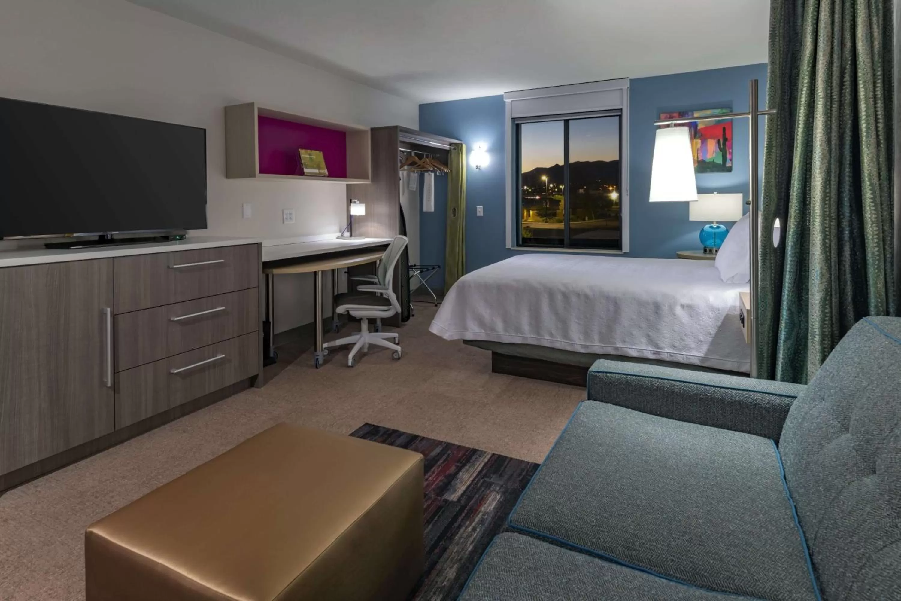 Bedroom, Bed in Home2 Suites by Hilton Kingman