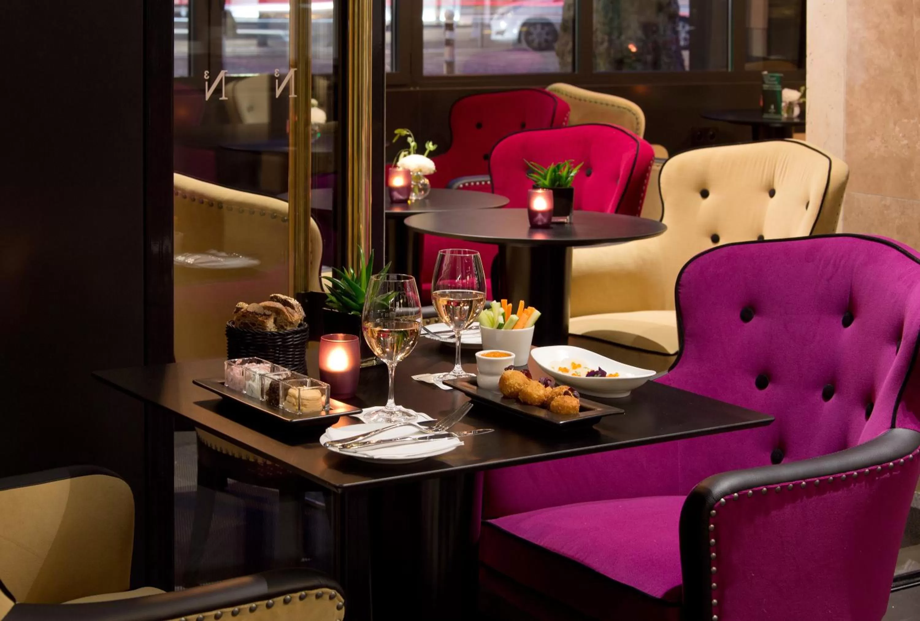 Patio in La Villa Haussmann