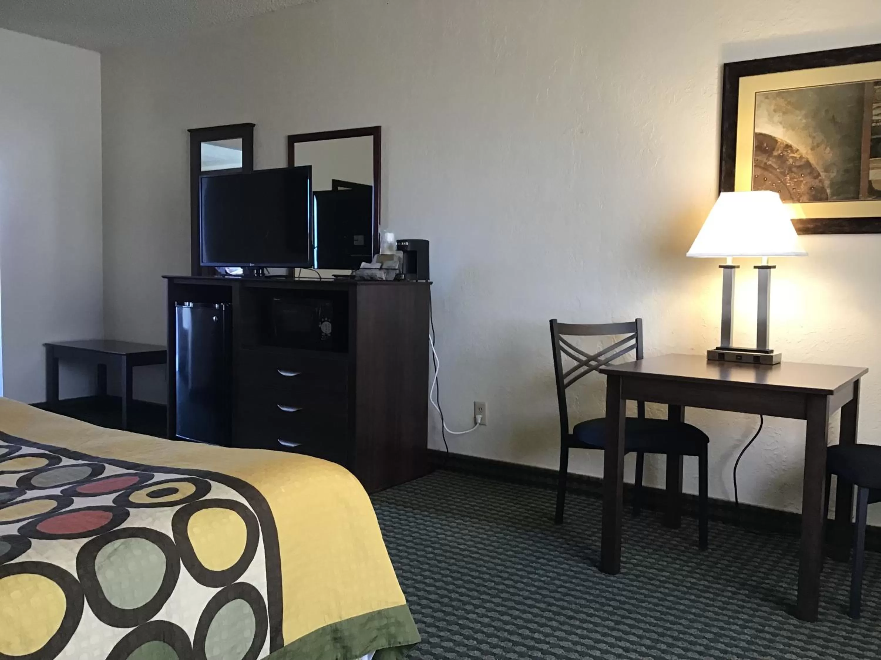 Bed in Super 8 by Wyndham Wendover