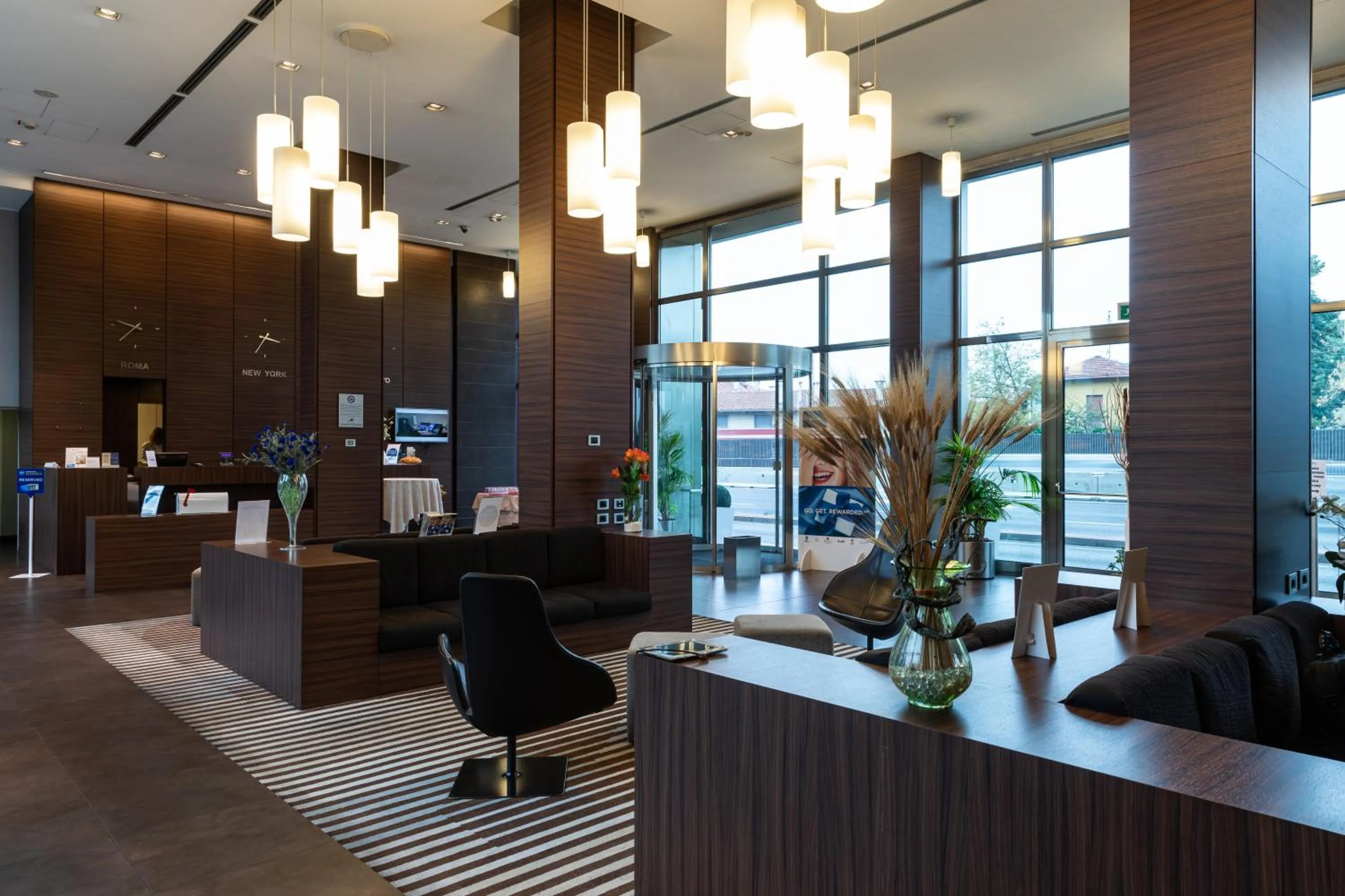 Lobby or reception in Best Western Plus Hotel Monza e Brianza Palace