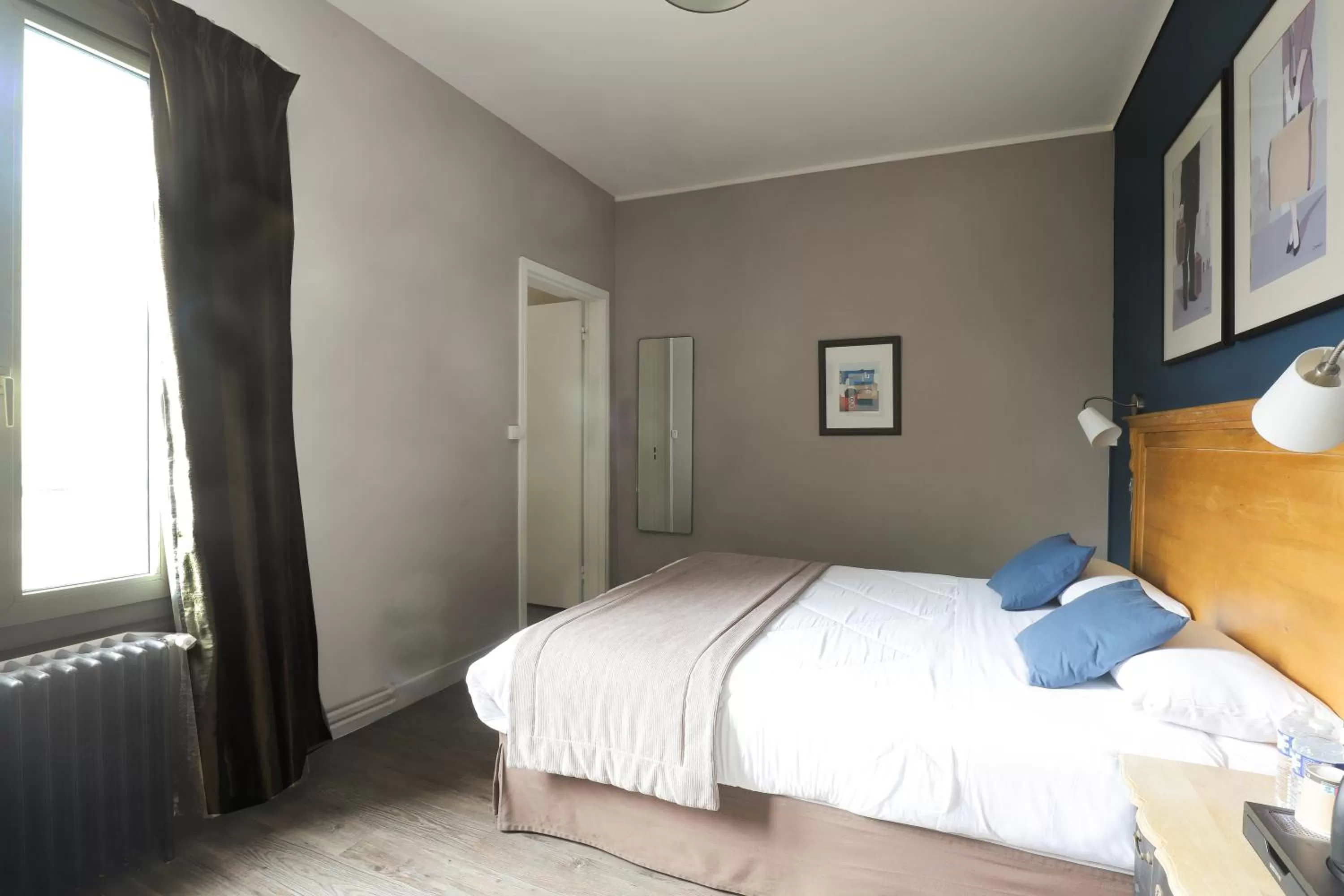 Photo of the whole room, Bed in Hotel Des Cedres