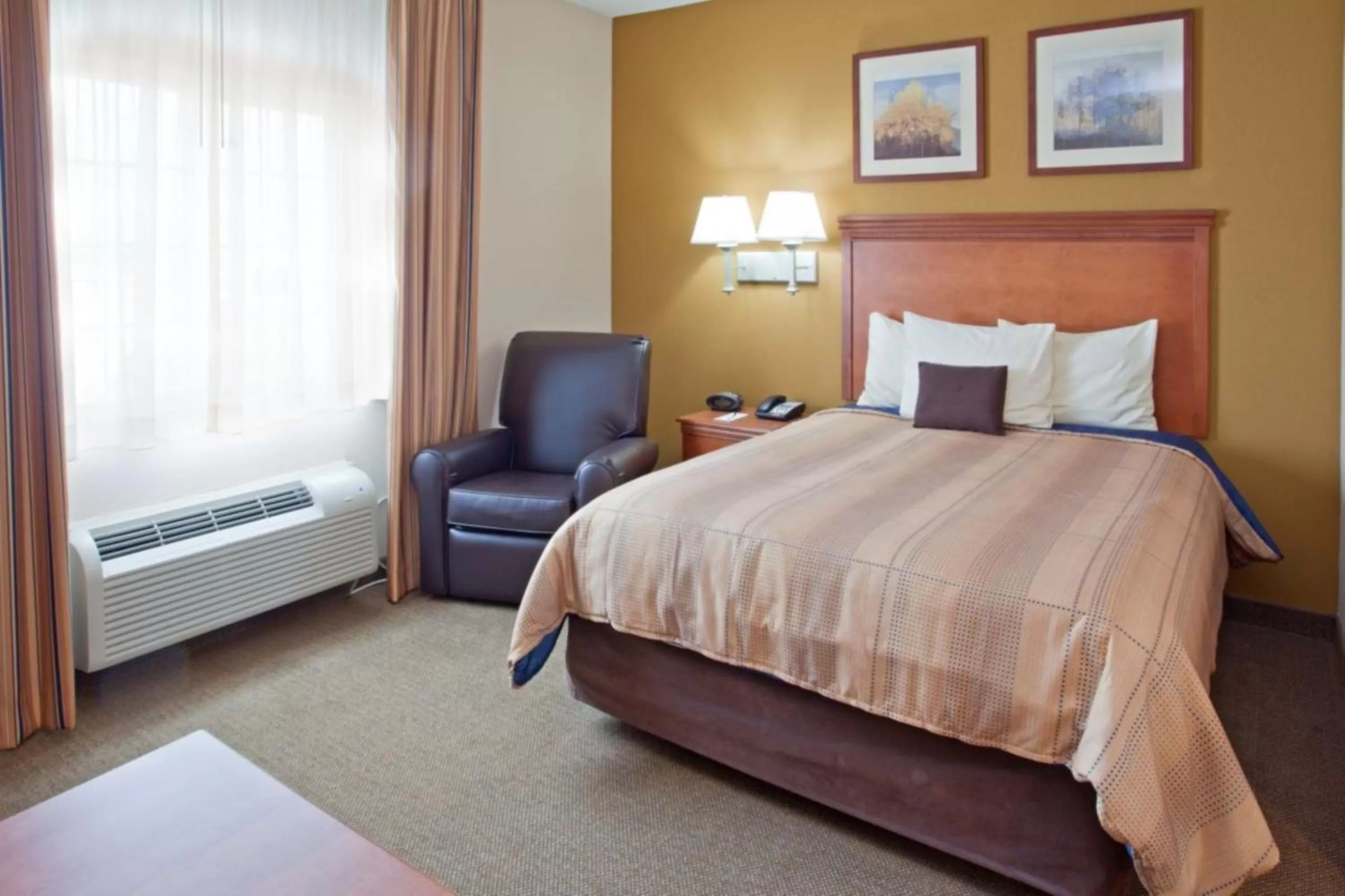 Photo of the whole room, Bed in Candlewood Suites League City by IHG