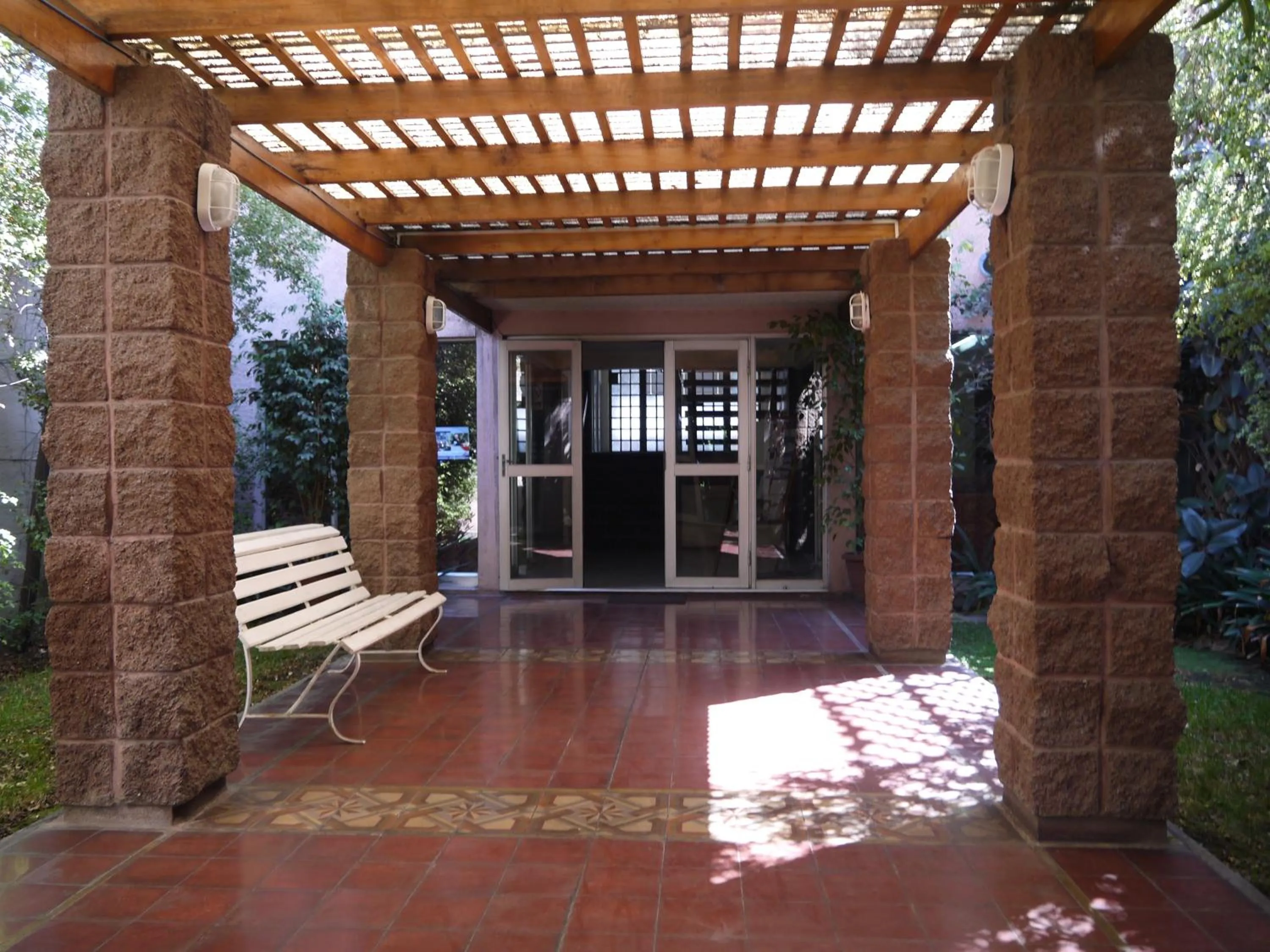 Facade/entrance in Hostal Americano