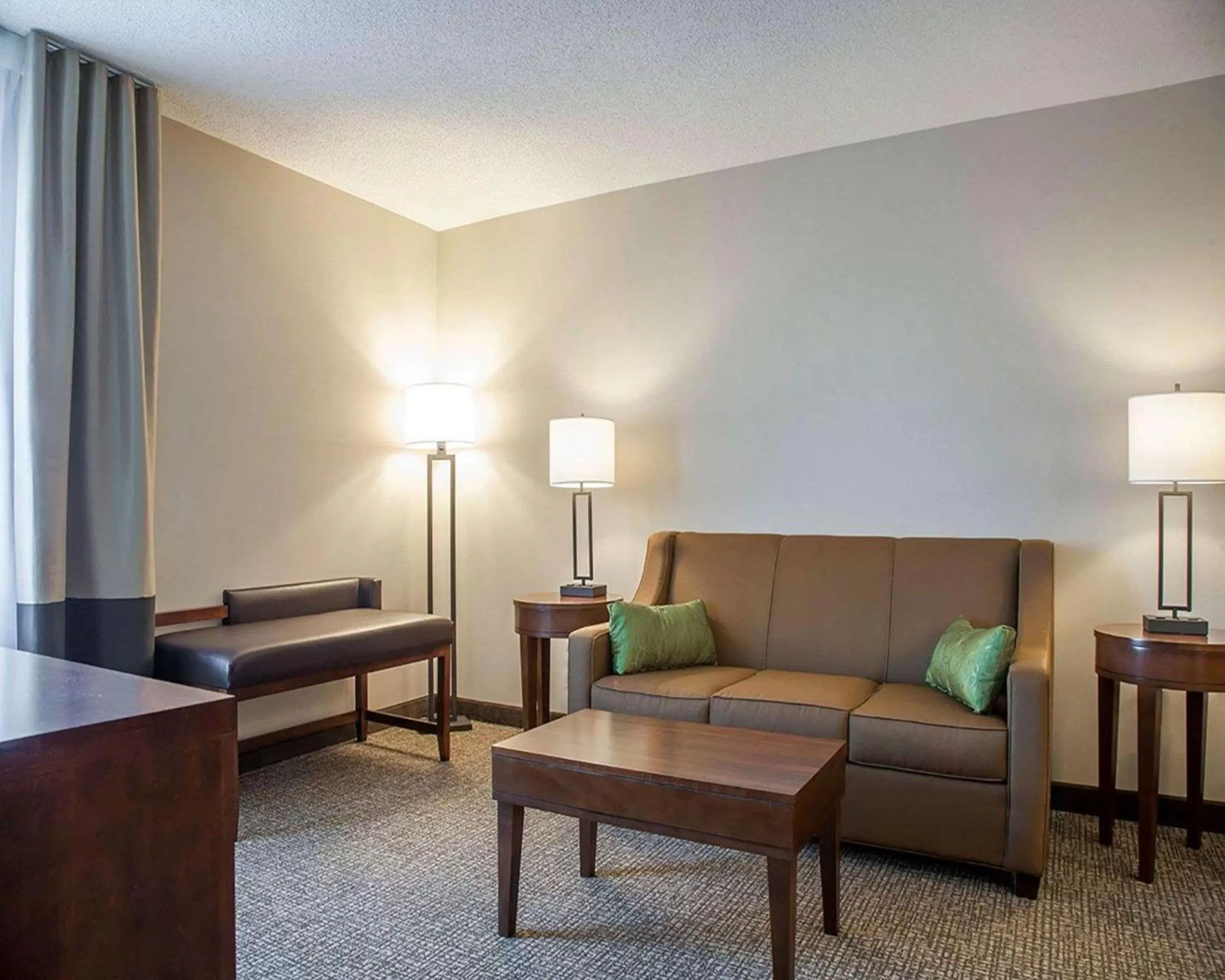Bedroom in Comfort Suites West Warwick - Providence
