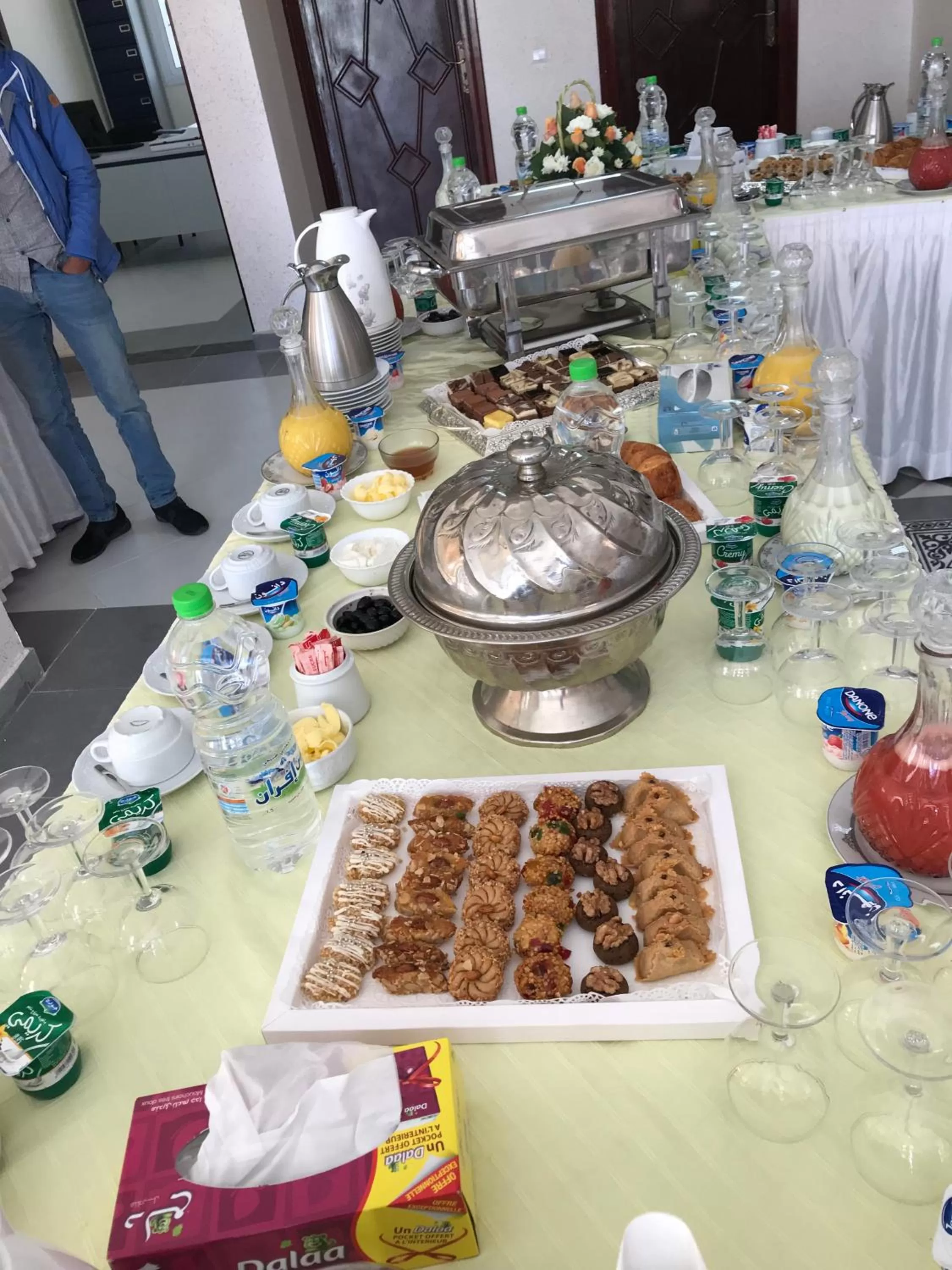 Food and drinks in Hotel Salime Al Khozama