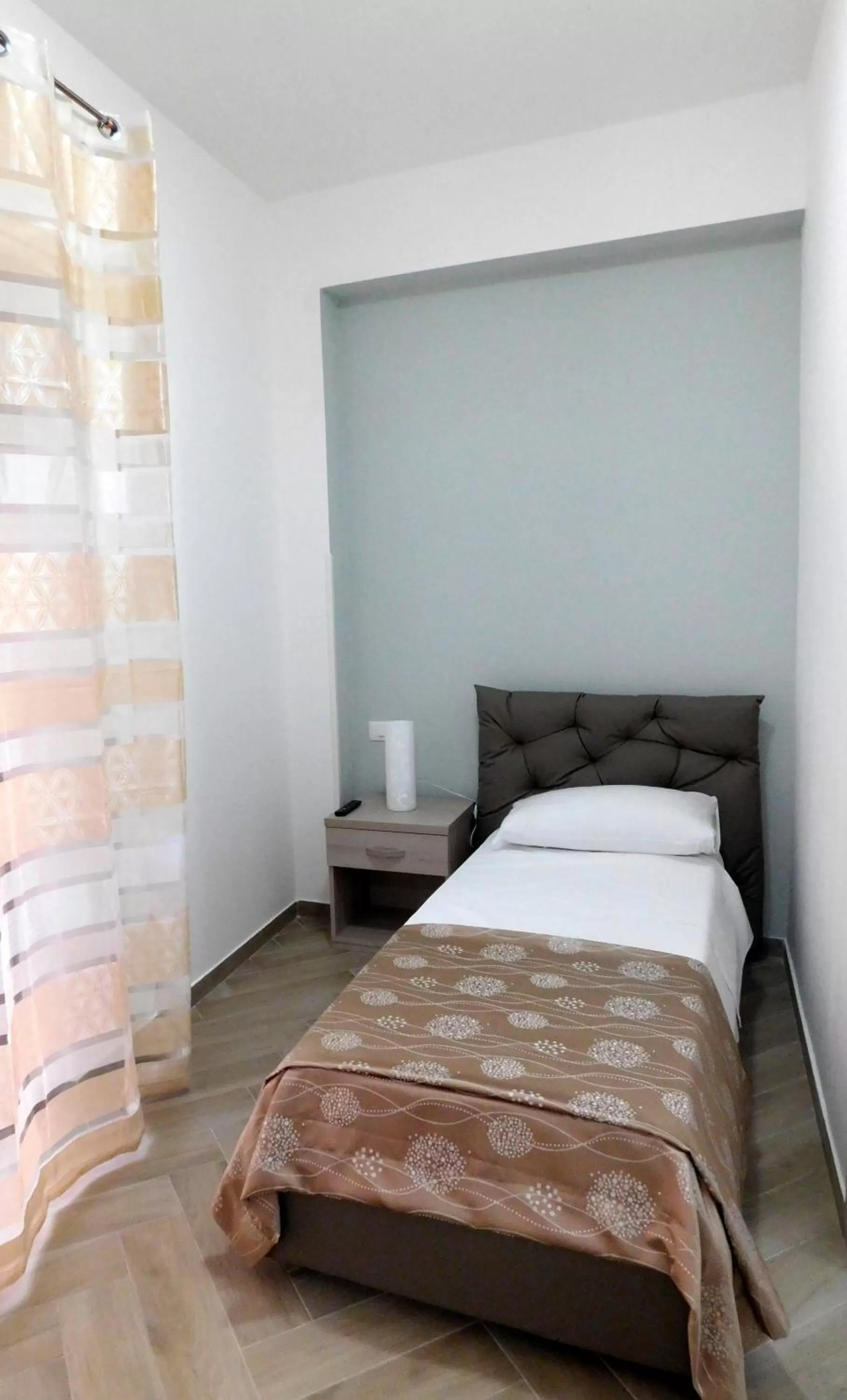 Bed in Bed and Breakfast Acrobatic