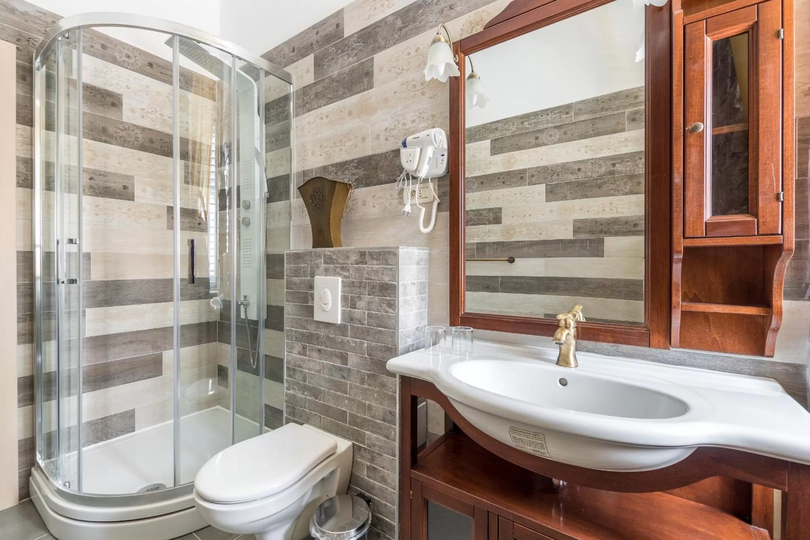 Bathroom in Pietra Rossa