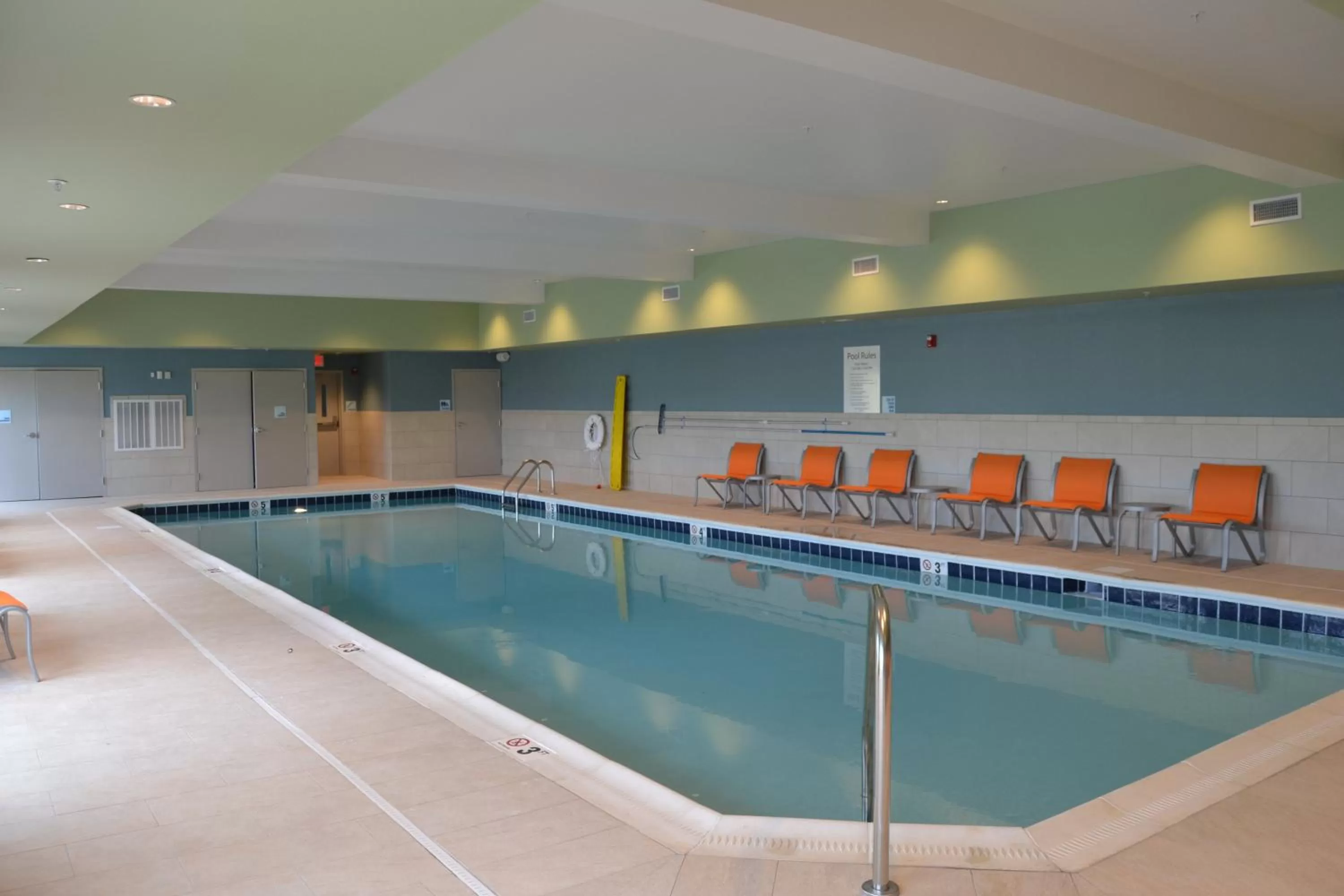 Swimming pool in Holiday Inn Express & Suites Goodlettsville N - Nashville by IHG