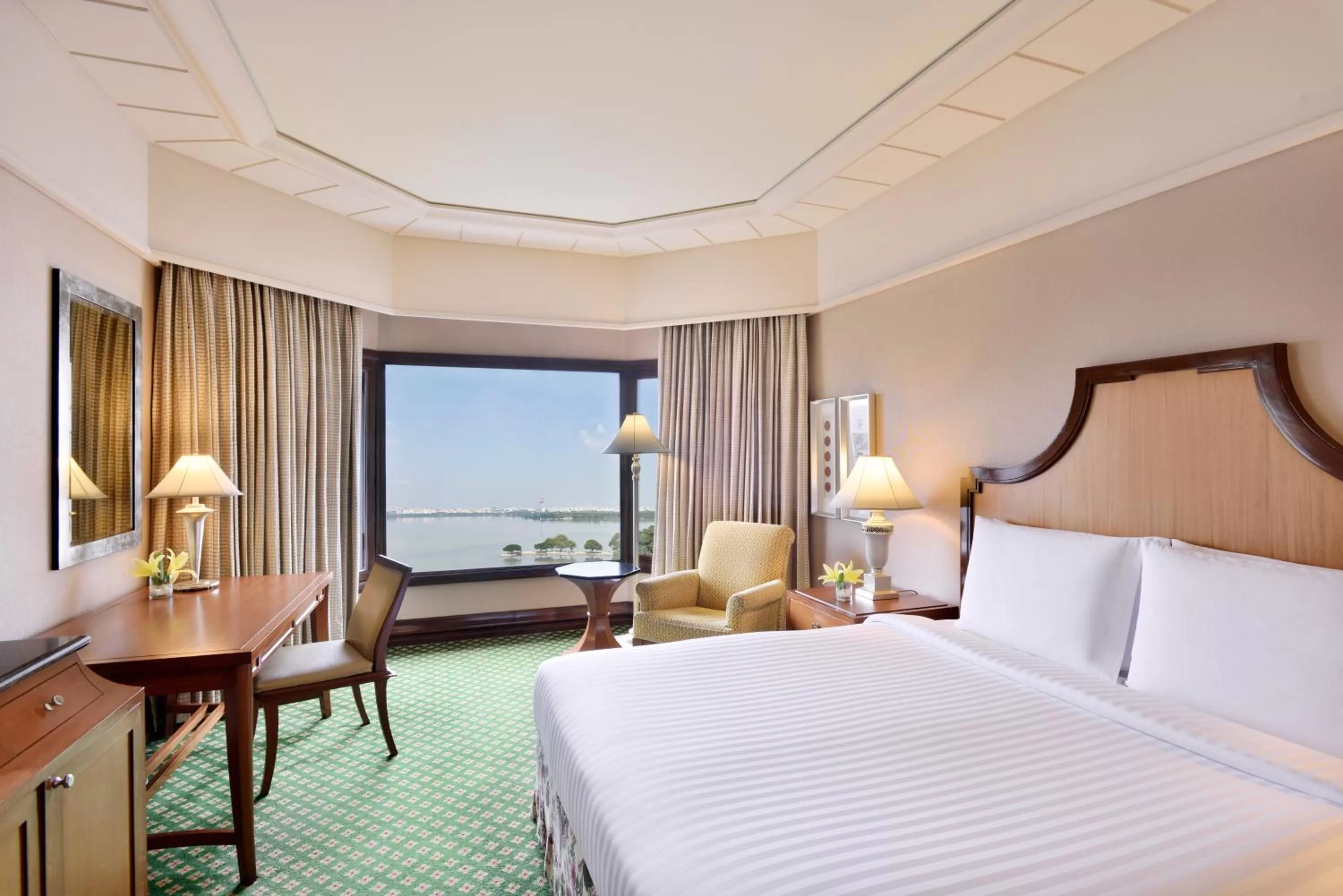 Bedroom, Bed in Hyderabad Marriott Hotel & Convention Centre