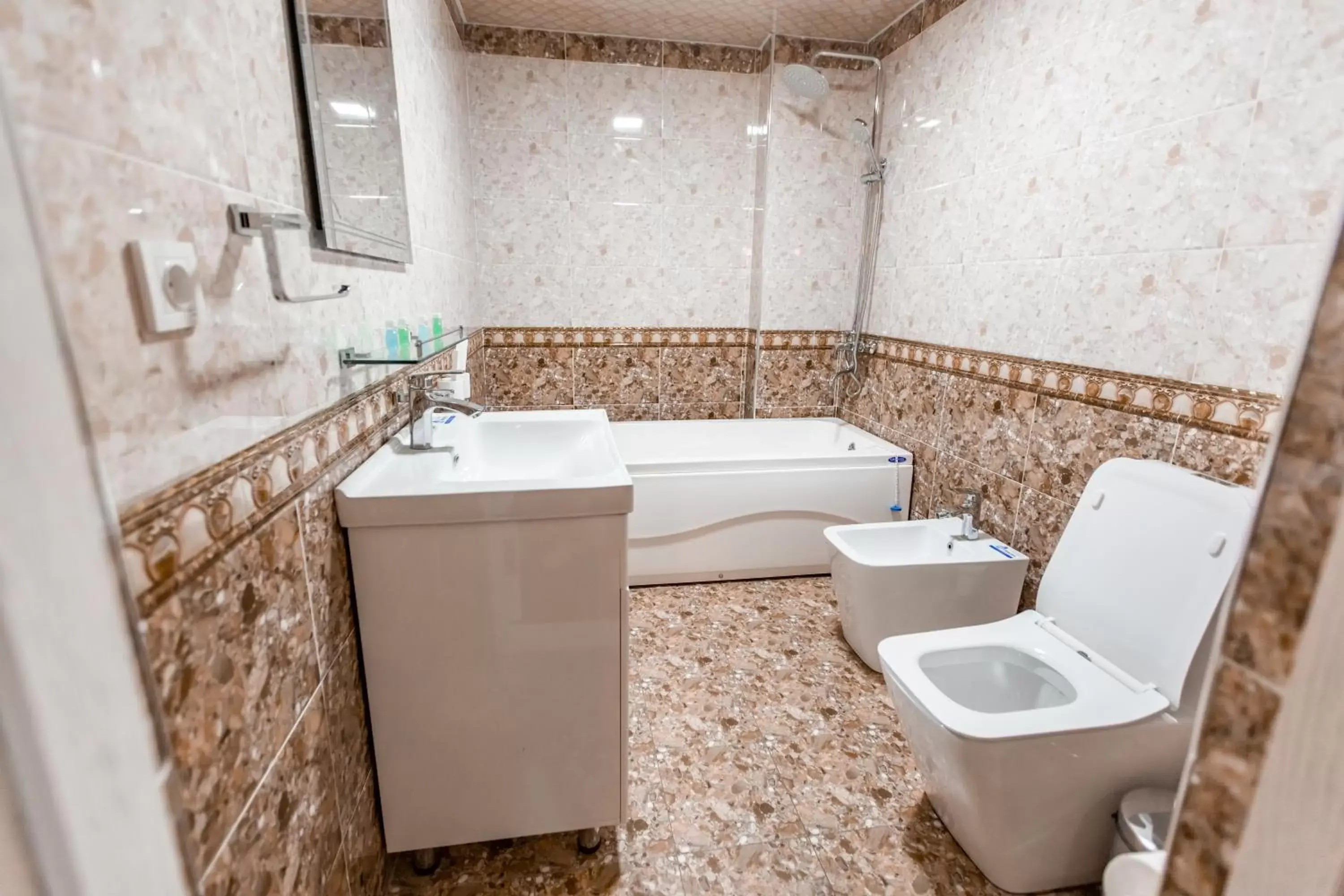 Deluxe Twin Room in OydinPlaza Hotel Deluxe Twin Room in OydinPlaza Hotel