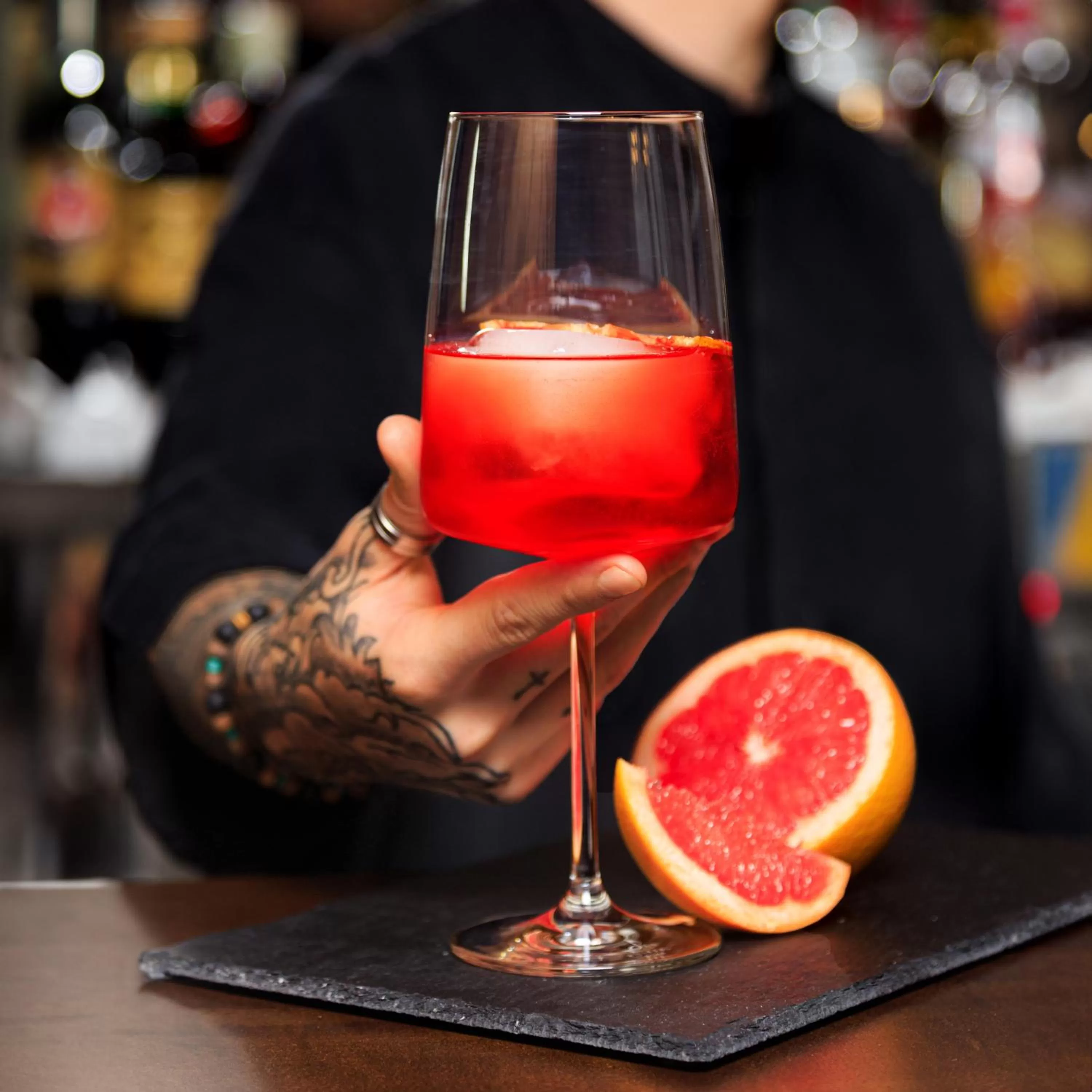 Restaurant/places to eat, Drinks in Hotel Maksim