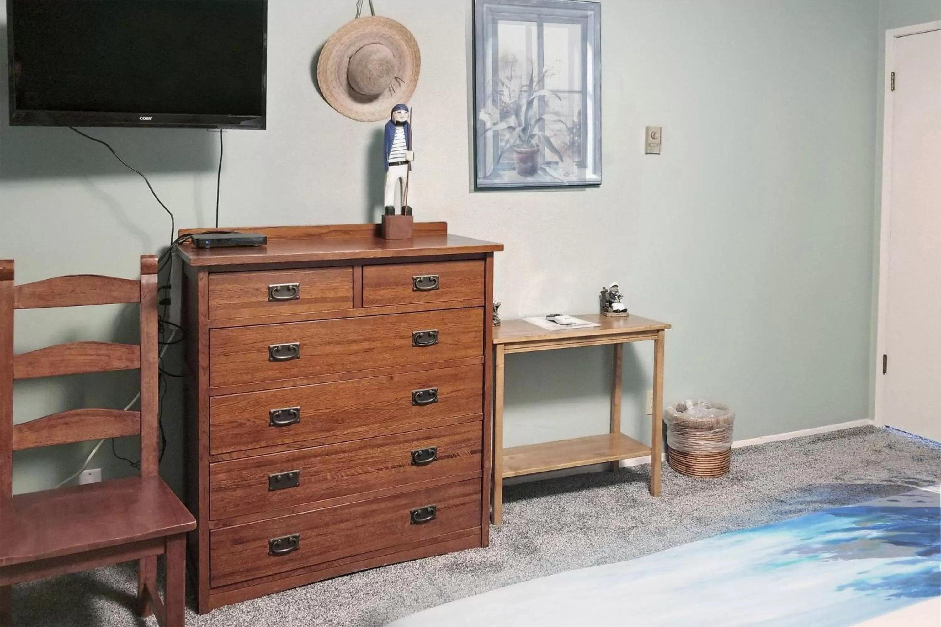 Bedroom, TV/Entertainment Center in Ocean Terrace Condominiums