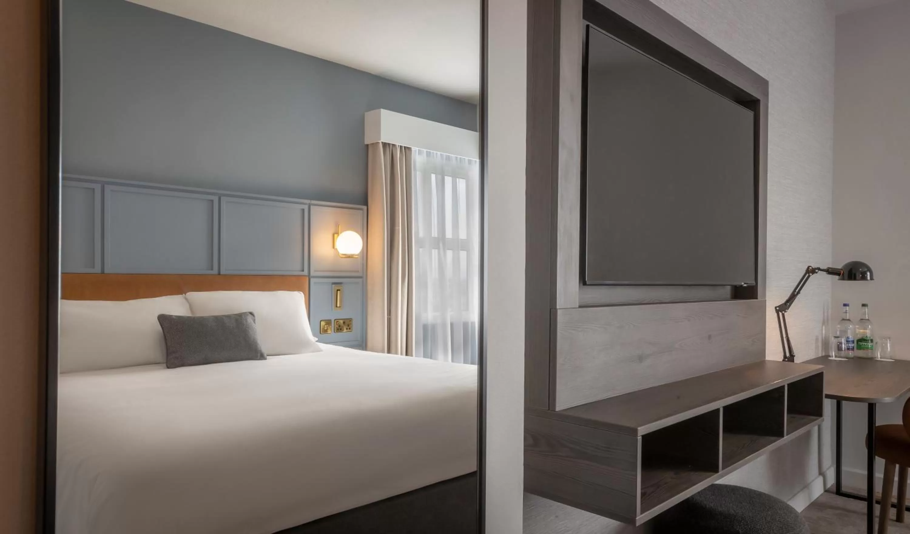 Bedroom, Bed in Leonardo Hotel Galway