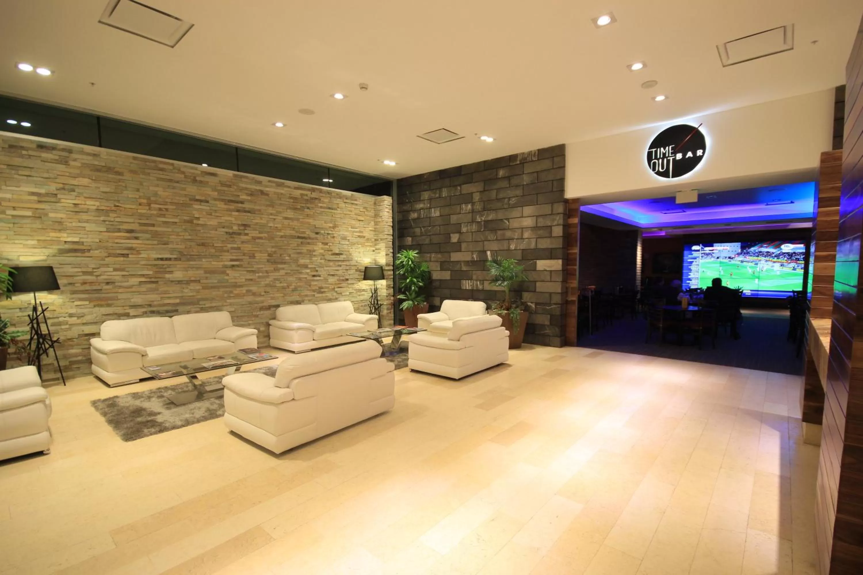 Property building in Holiday Inn & Suites Plaza Mayor by IHG