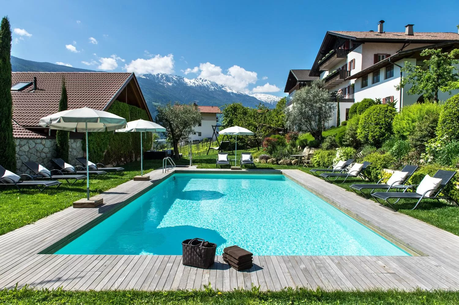 Garden view, Swimming Pool in Mair Am Ort Living Hotel B&B