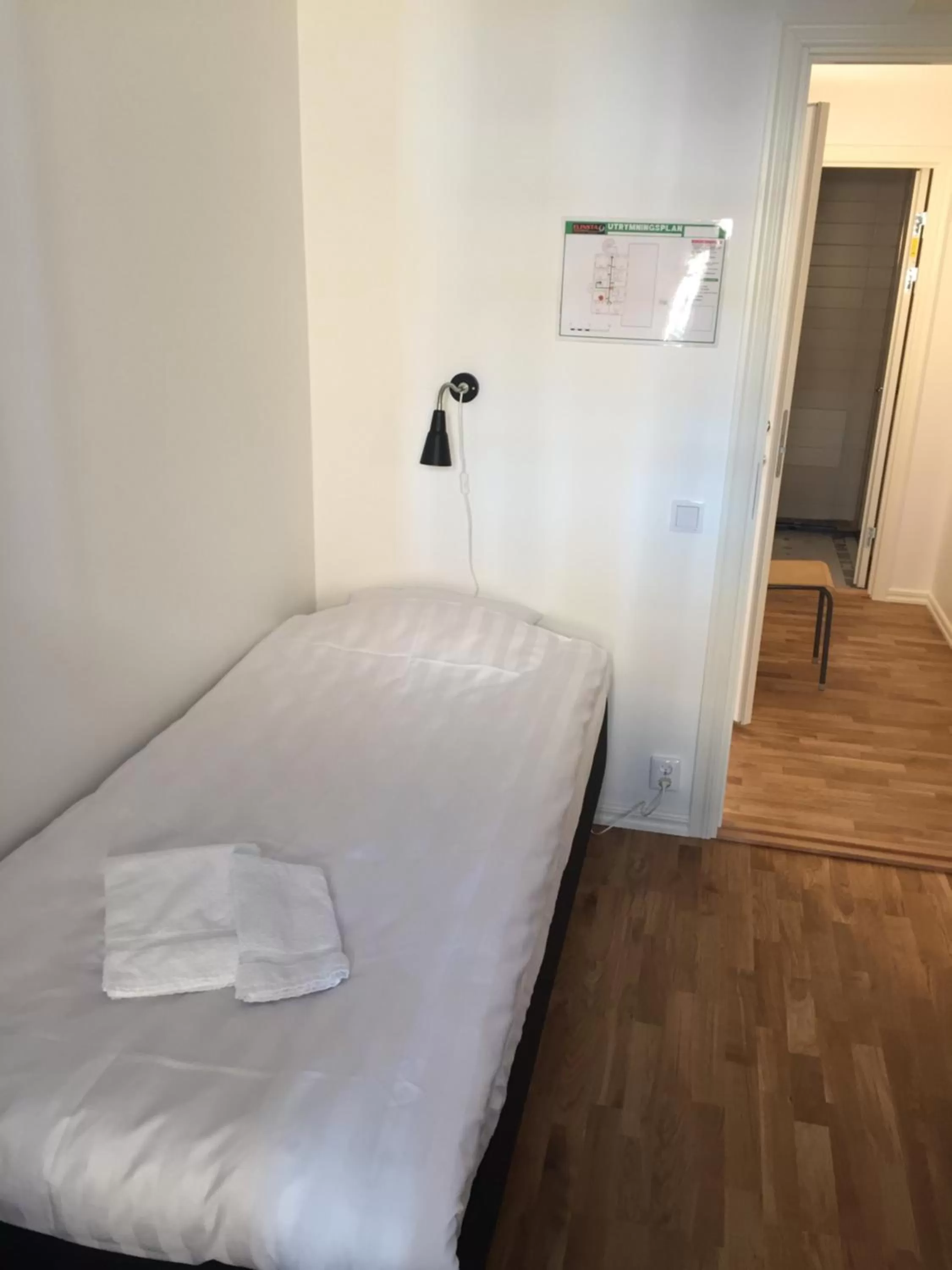 Photo of the whole room, Bed in Melleruds Golfklubb Bed & Breakfast