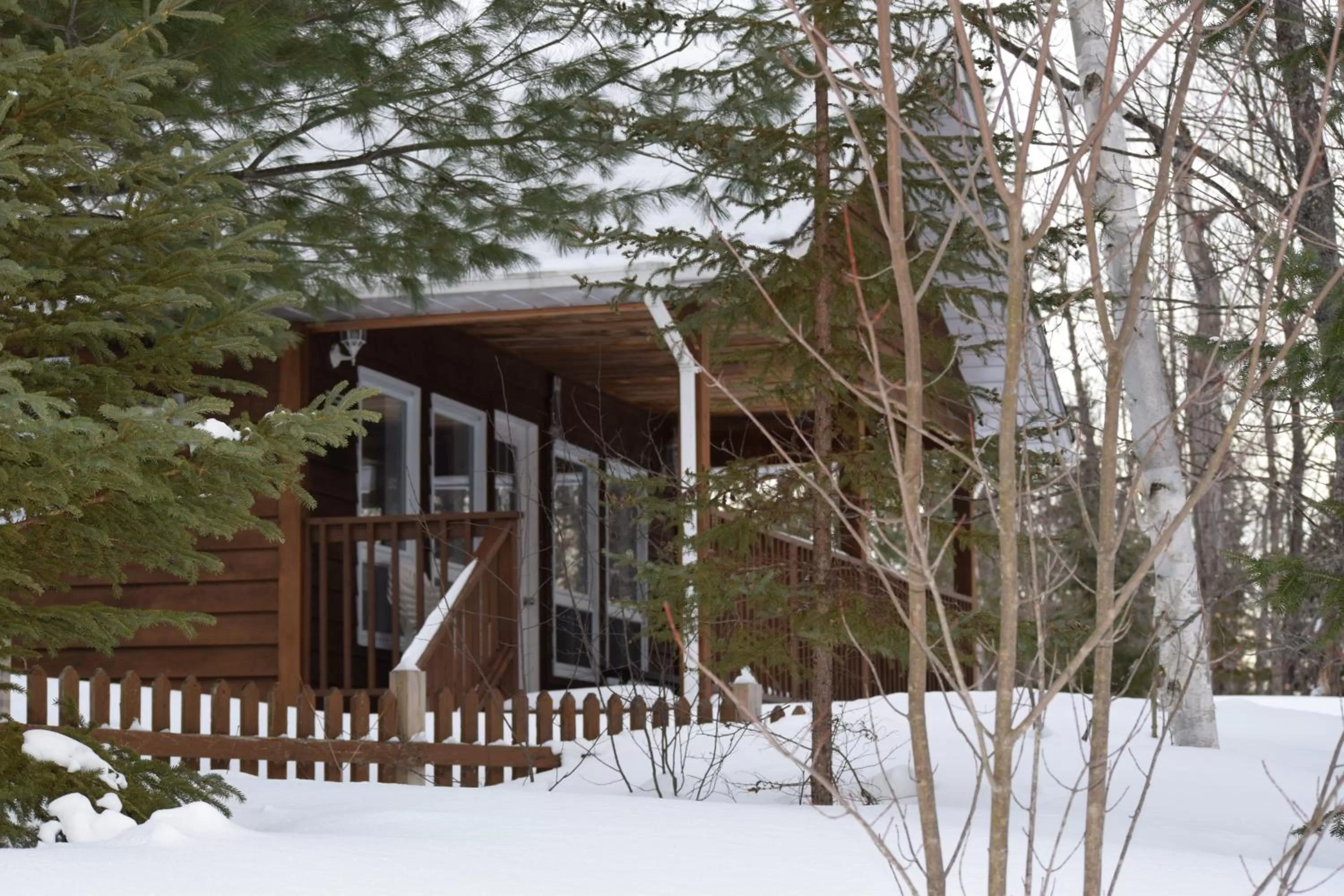 Property building in Parkway Cottage Resort and Trading Post