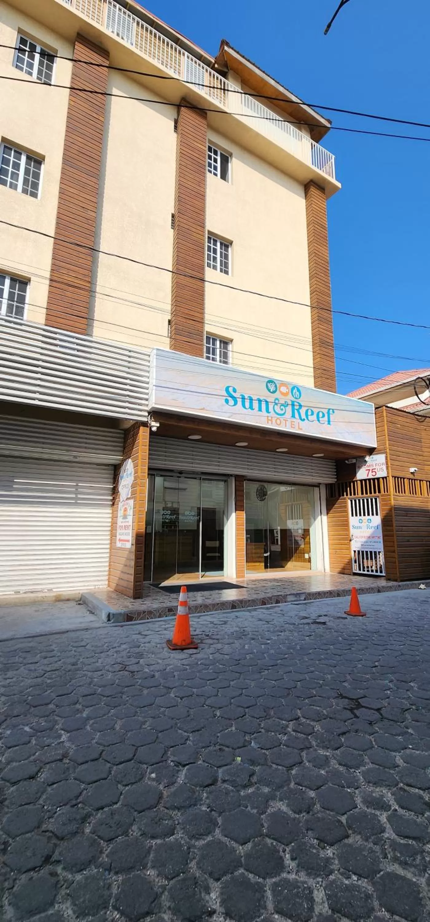 Property building in Voyager Sun & Reef Hotel