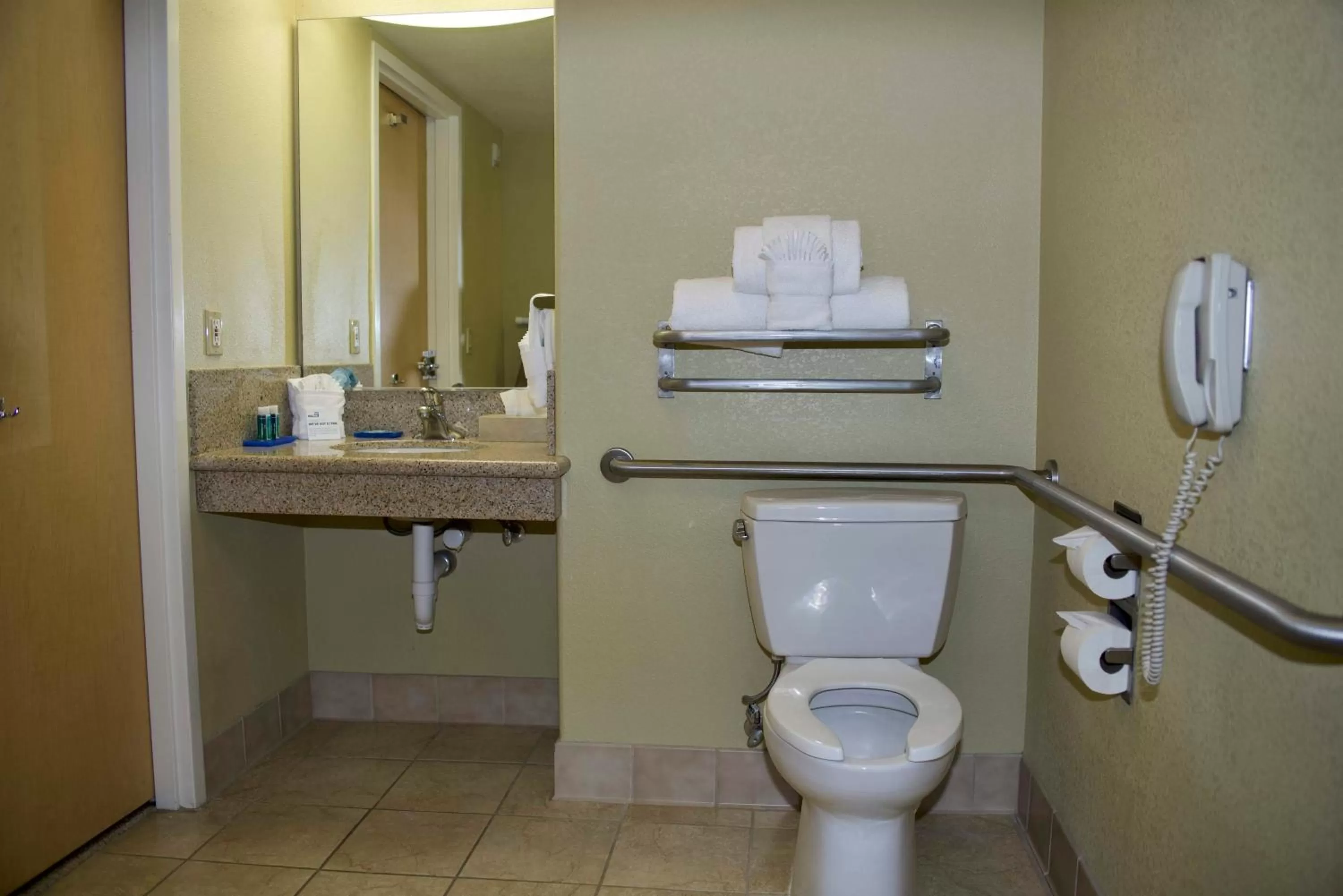 Double Room with Two Double Beds - Disability Access in Holiday Inn Express Hotel & Suites Vacaville, an IHG Hotel