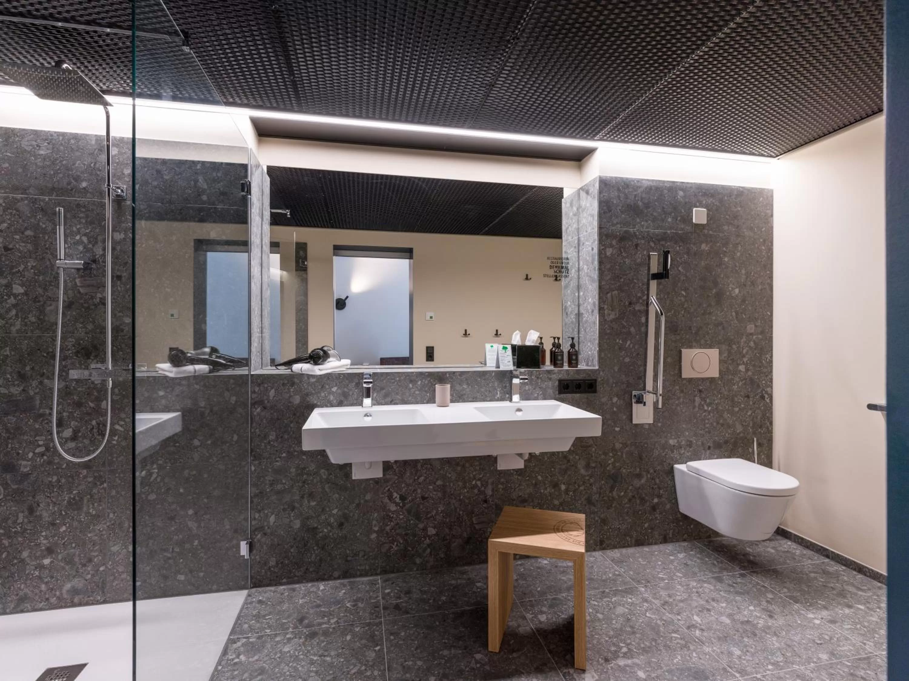 Bathroom in Platzhirsch Kufstein