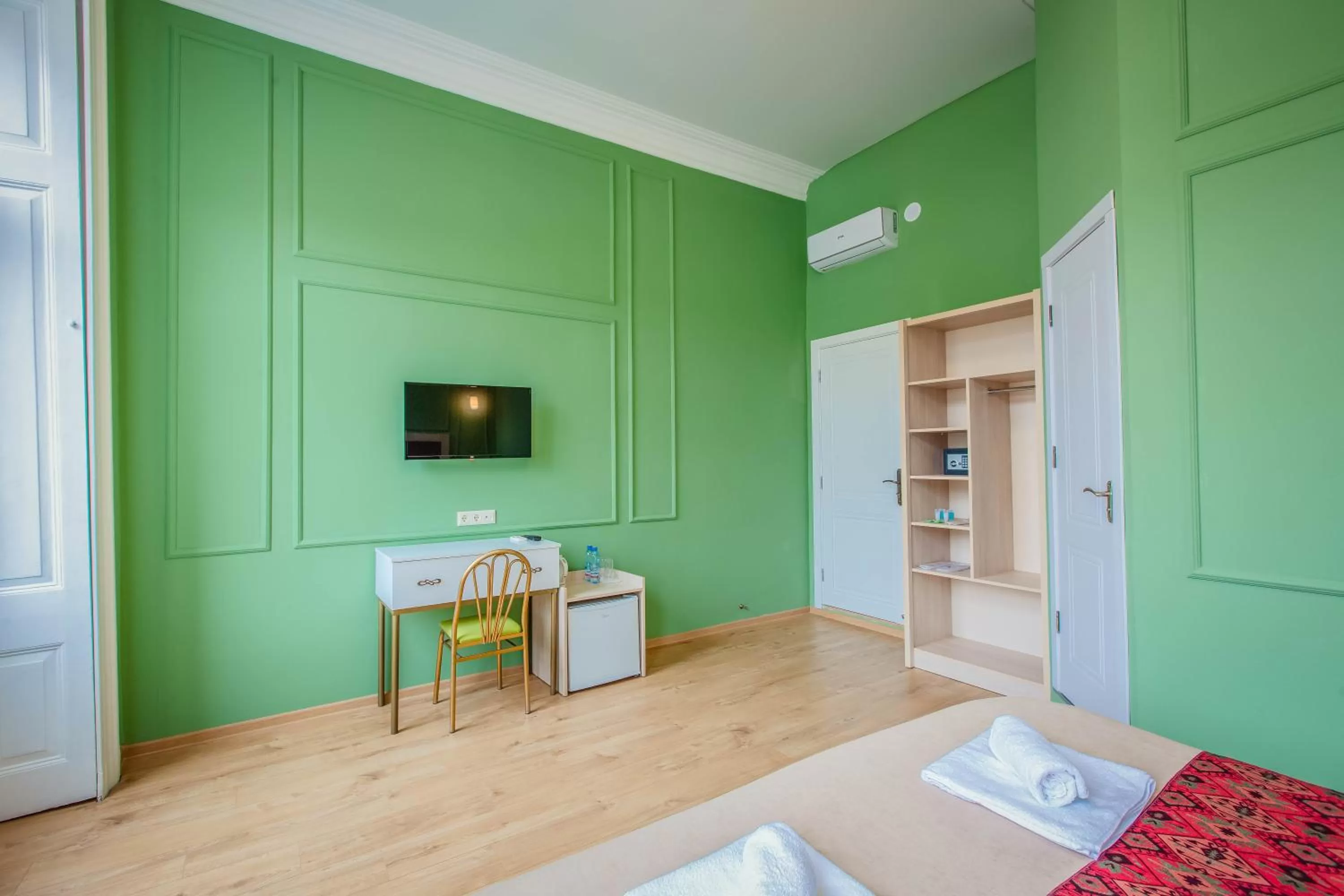 TV and multimedia, TV/Entertainment Center in Galaktioni 22