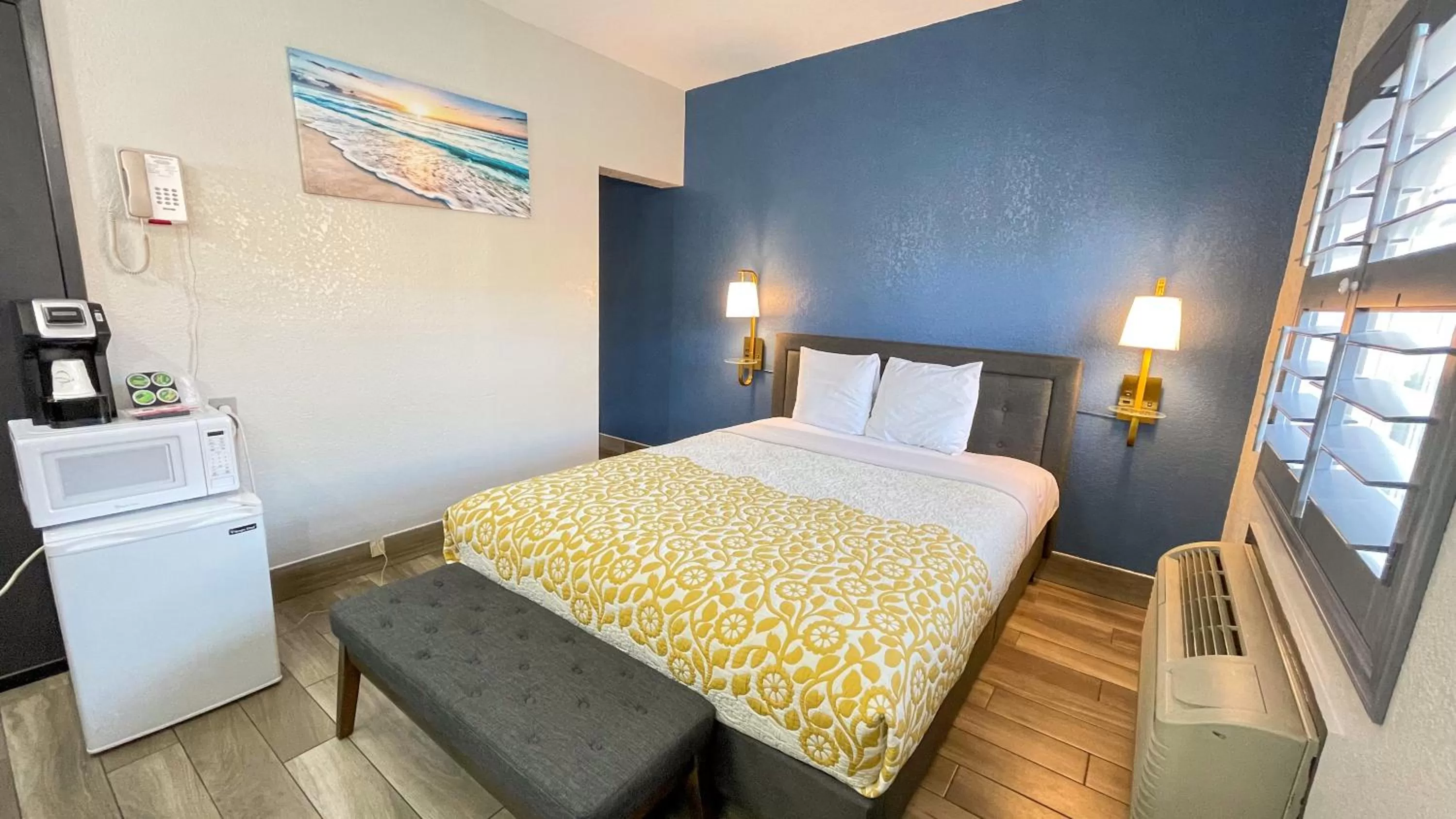 Bed in The Fremont Inn