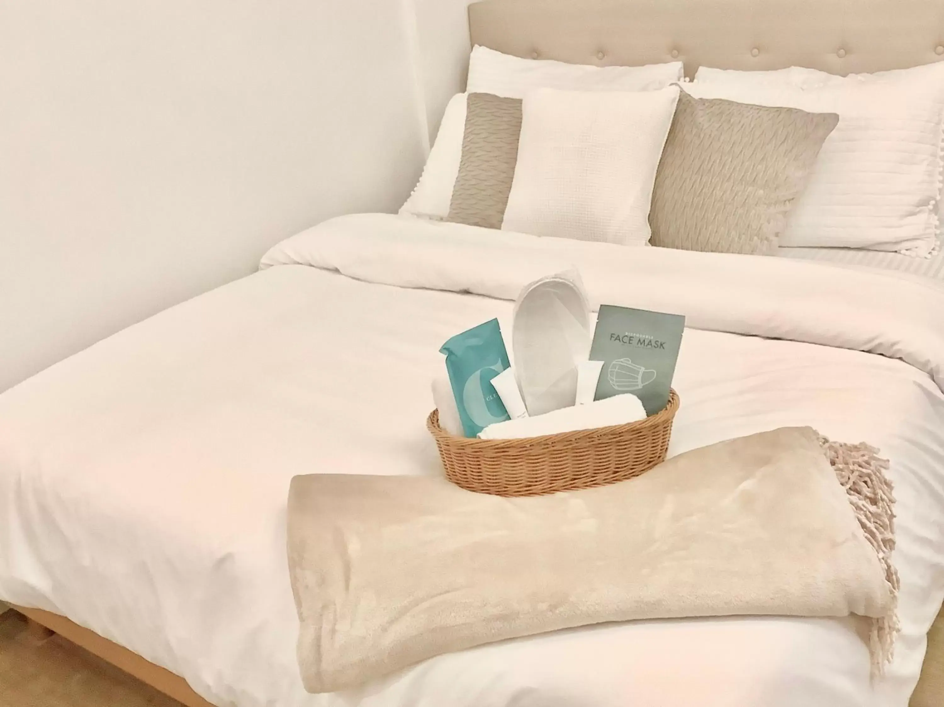 Deluxe Queen Studio in AZRA Bacolod at Mesavirre Garden Residences Deluxe Queen Studio in AZRA Bacolod at Mesavirre Garden Residences