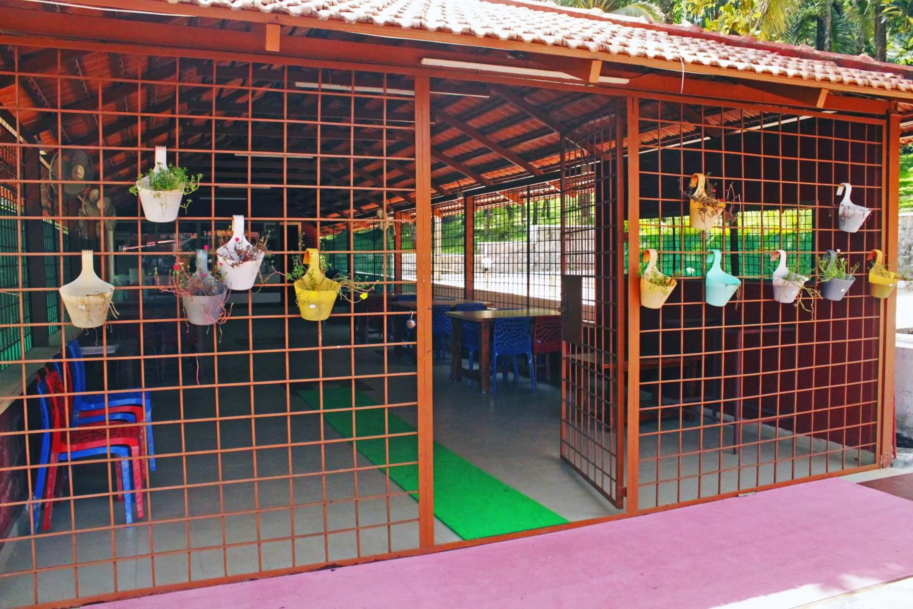 Restaurant/places to eat in CS County Resort