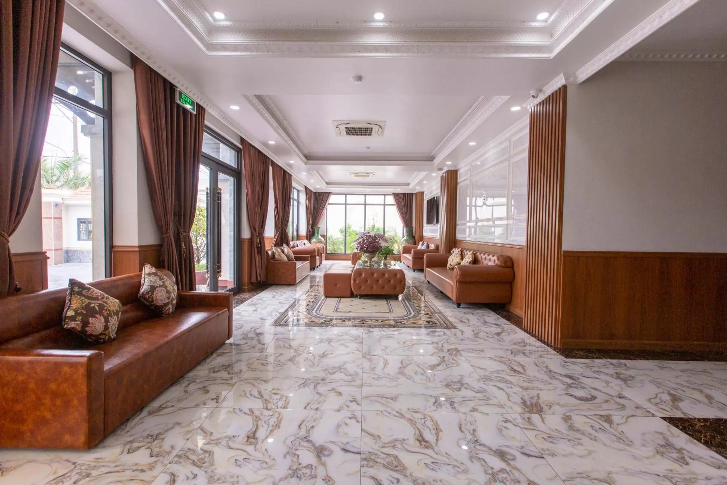 Lobby or reception in Hoang Hung Hotel