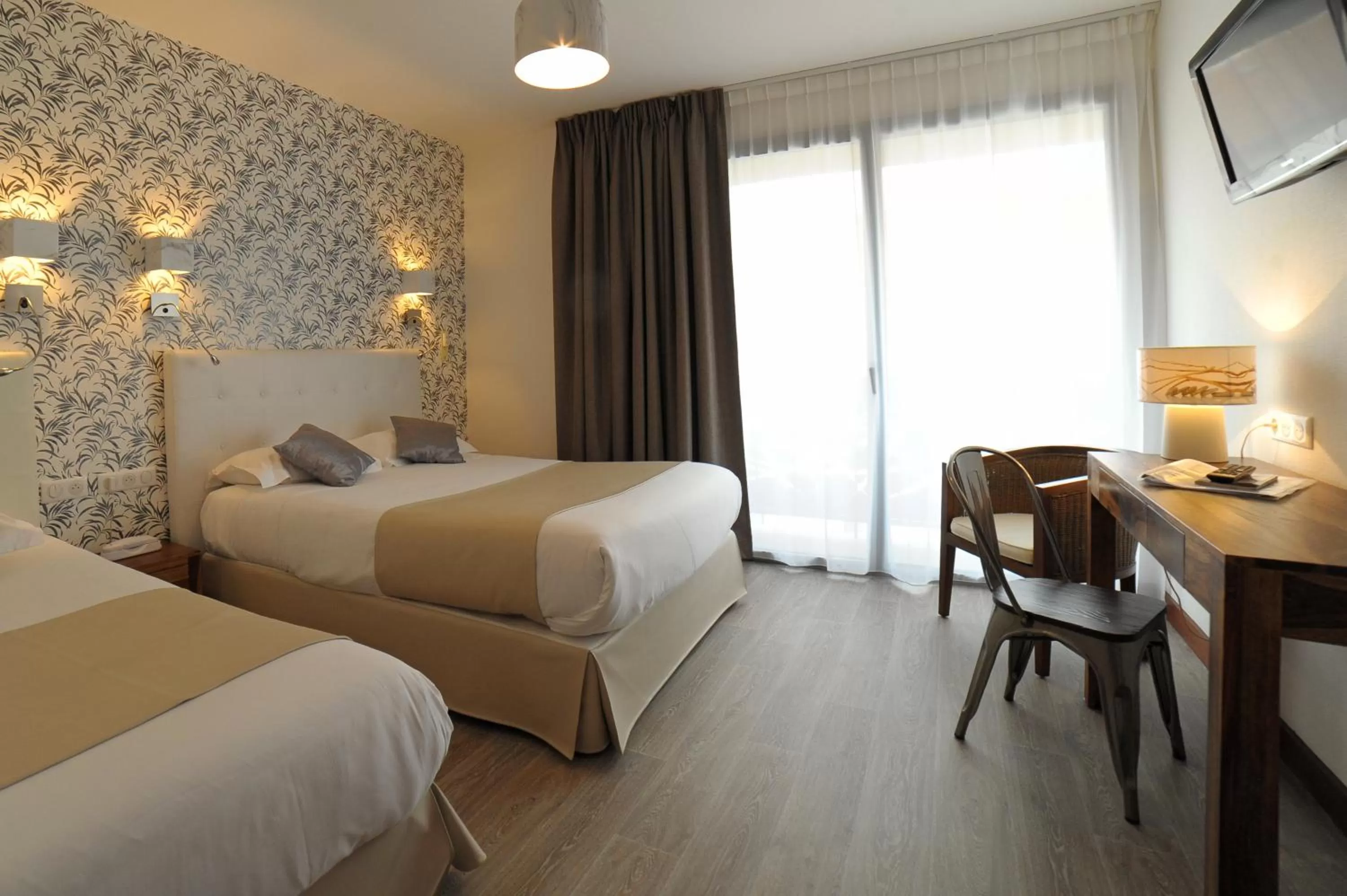 Bed in Urban Style L'Etape