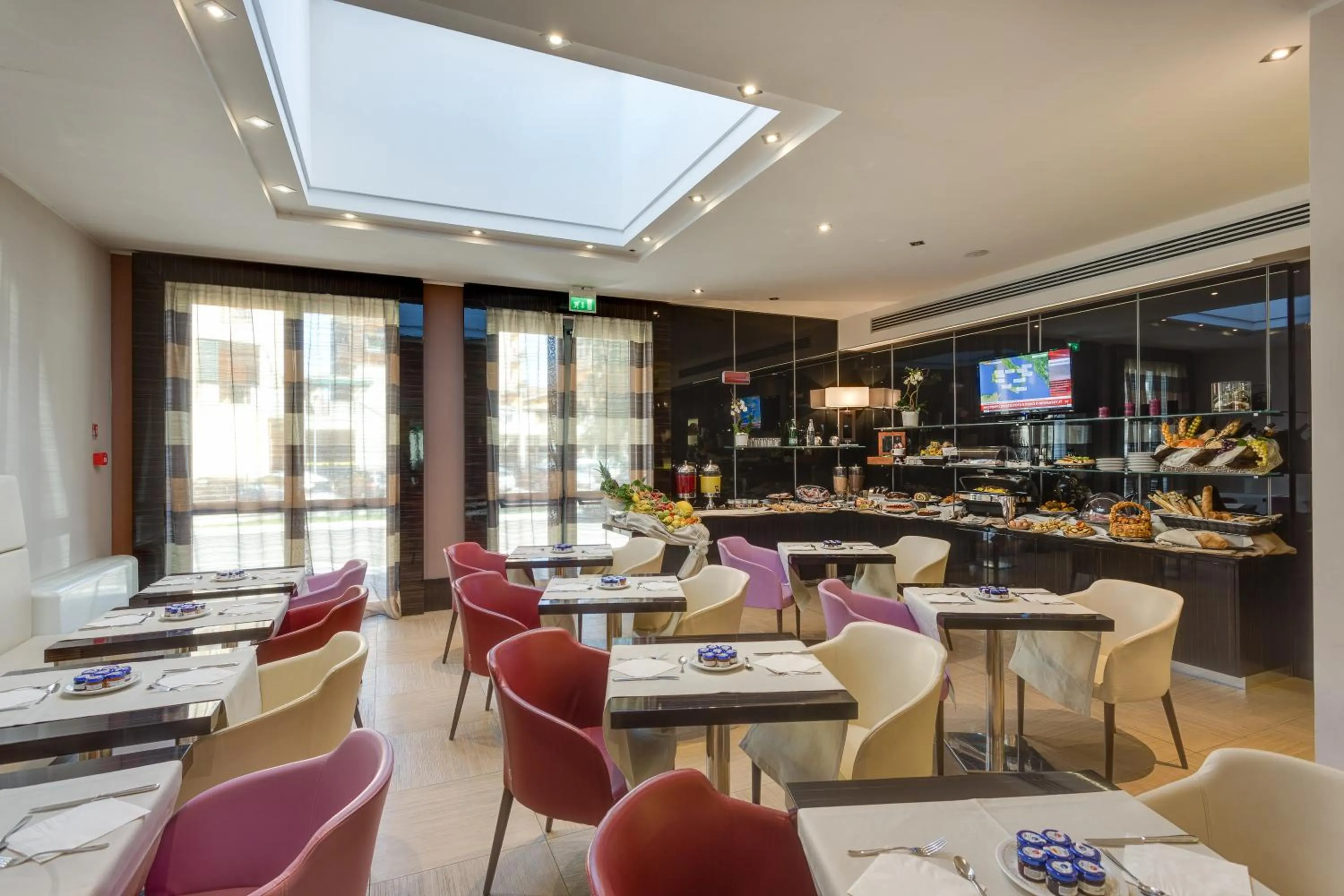 Restaurant/places to eat in Quality Hotel Green Palace