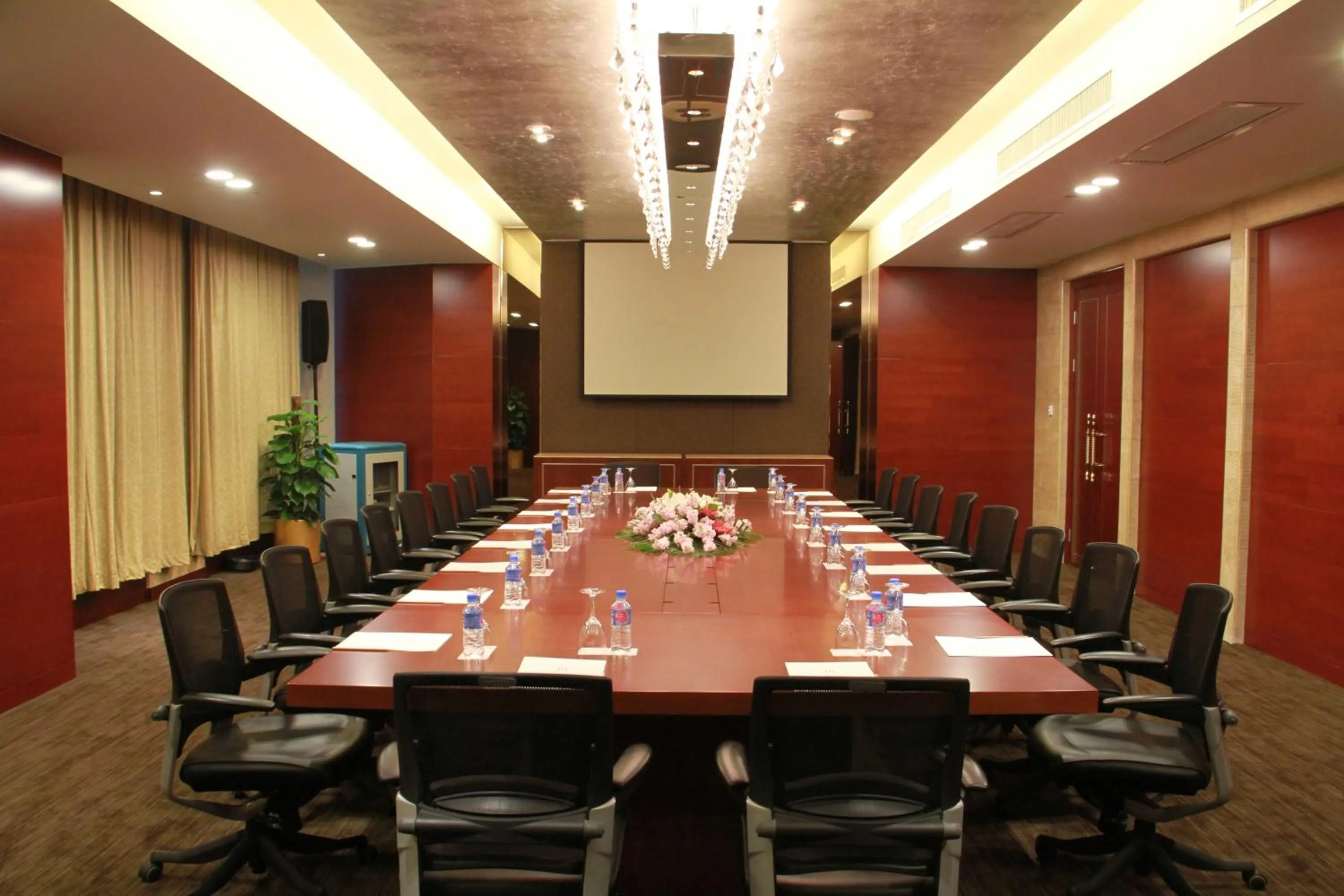 Business facilities in Central Hotel Shanghai - Nanjing Road