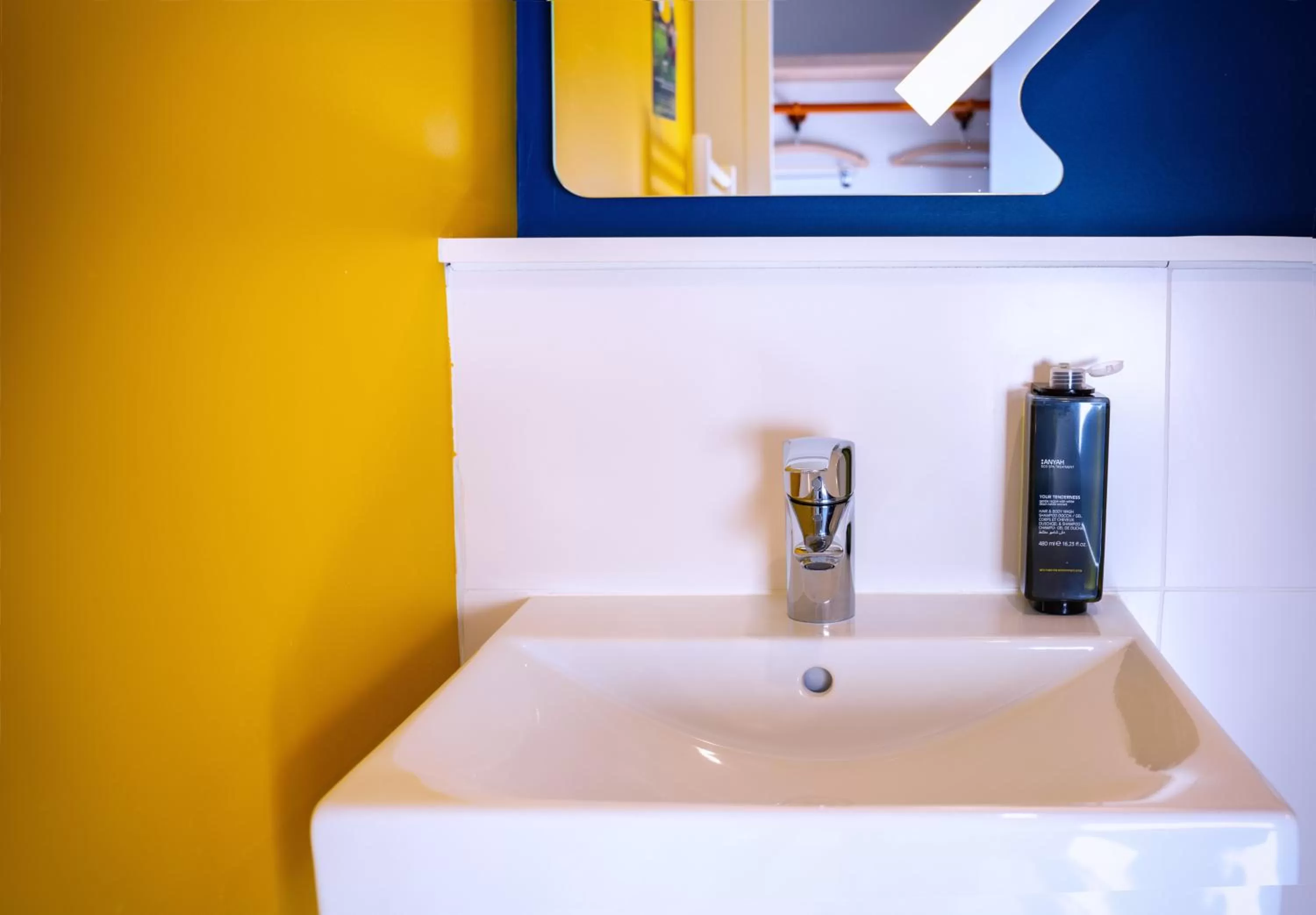 Bathroom in ibis budget Reims Parc Des Expositions