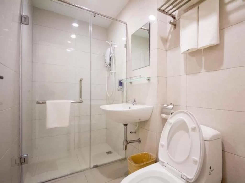 Bathroom in 118 Hotel Macalister