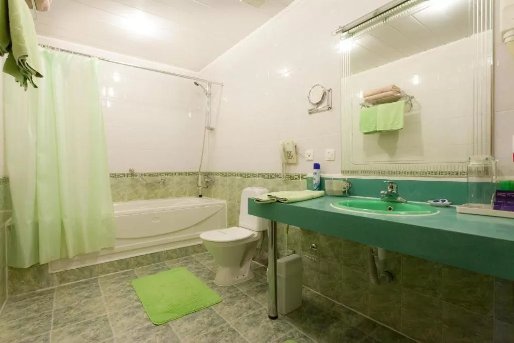 Bathroom in Rahat Hotel