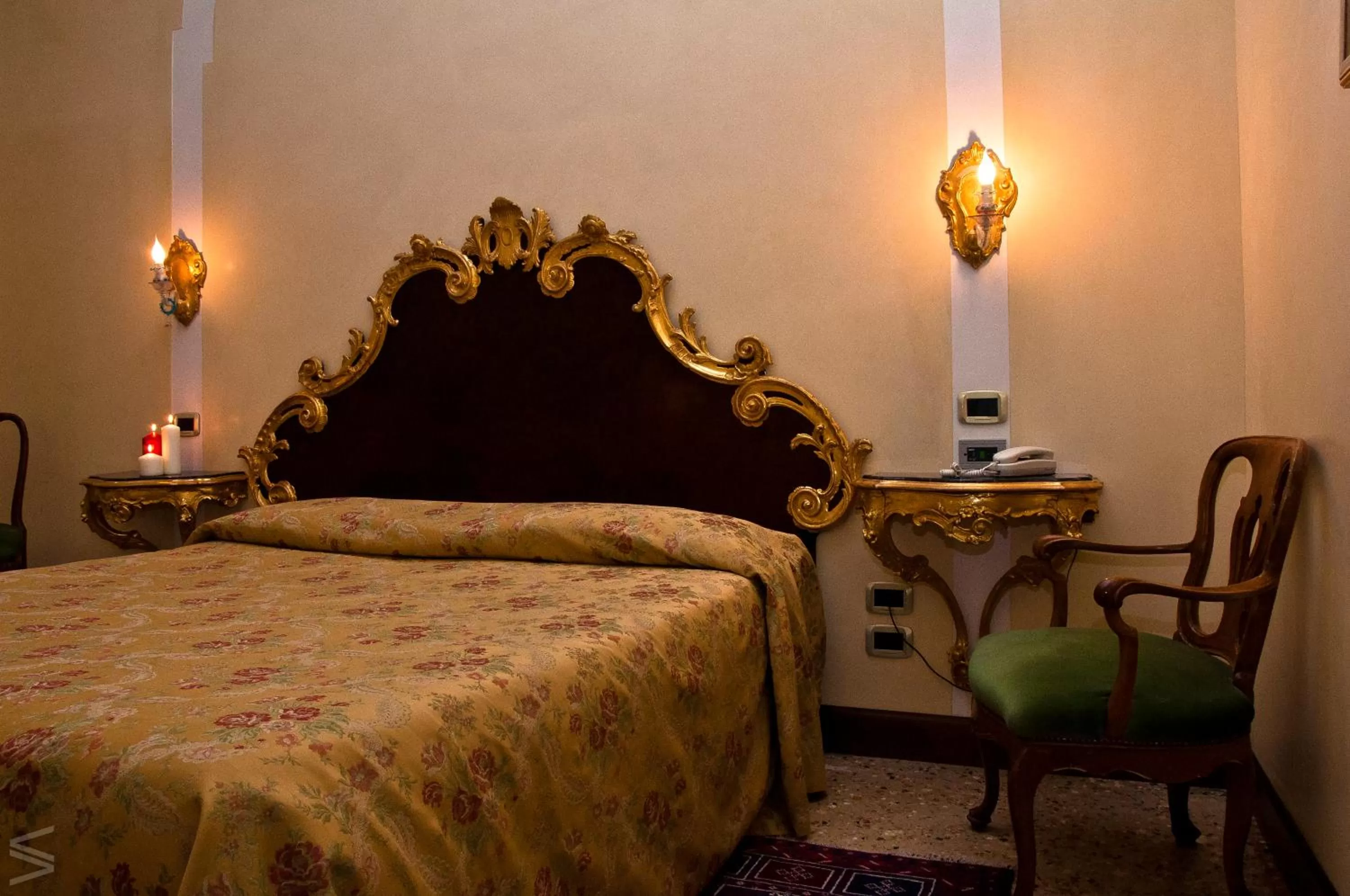 Photo of the whole room, Bed in Residenza d'Epoca San Cassiano