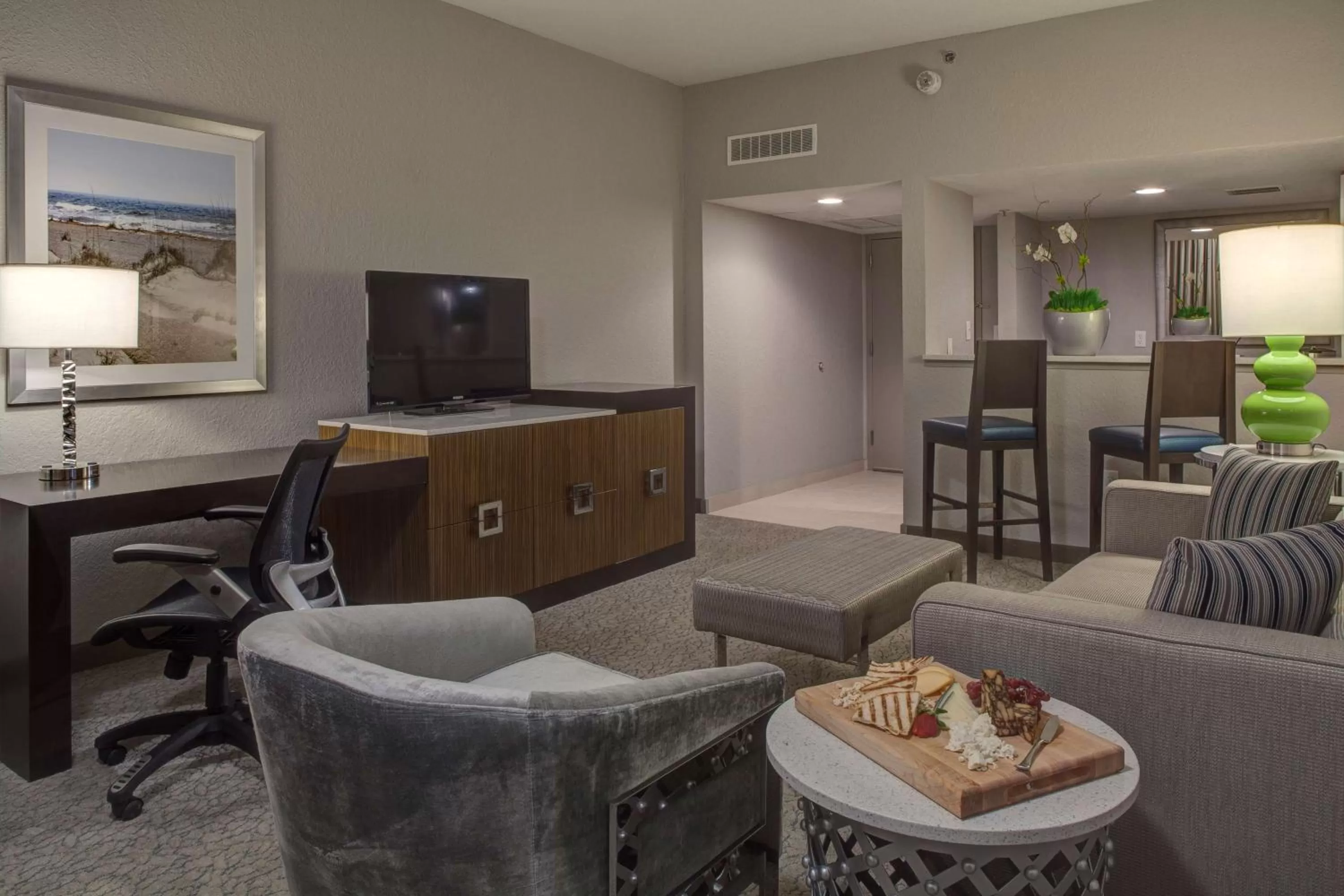 Bedroom in DoubleTree by Hilton Hotel Jacksonville Airport