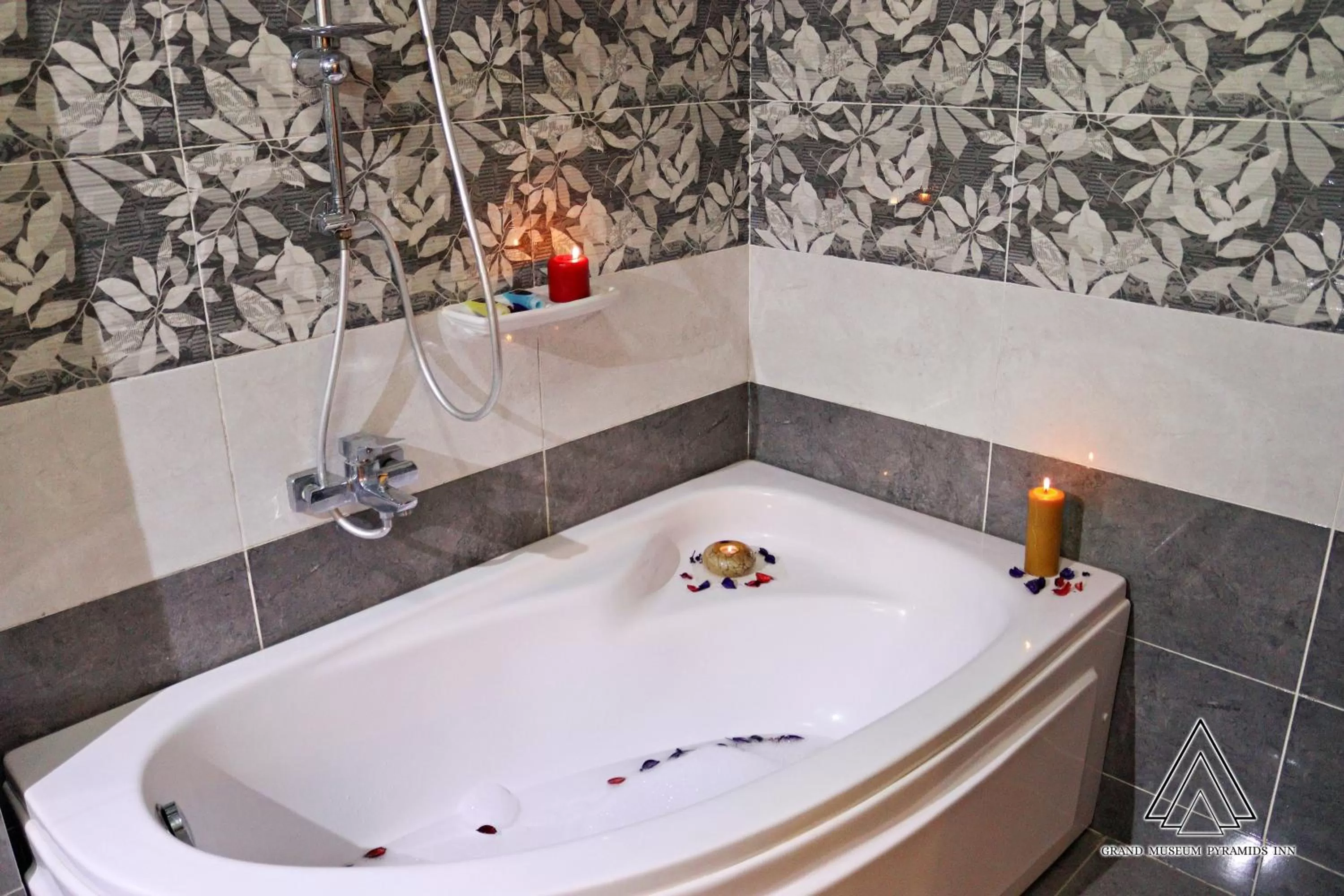 Grand Museum Pyramids Inn