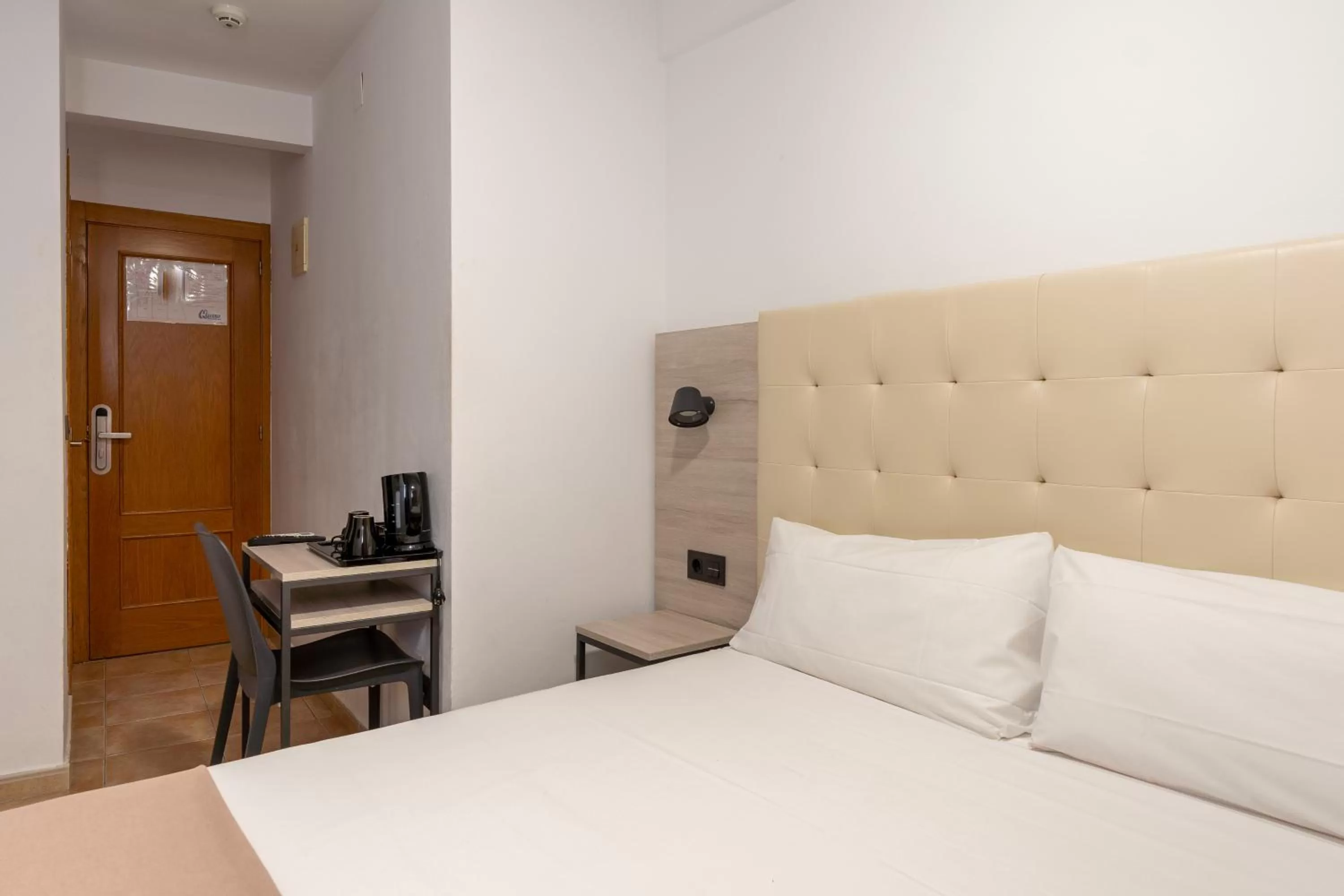 Bed in Hotel Queens - Adults Only