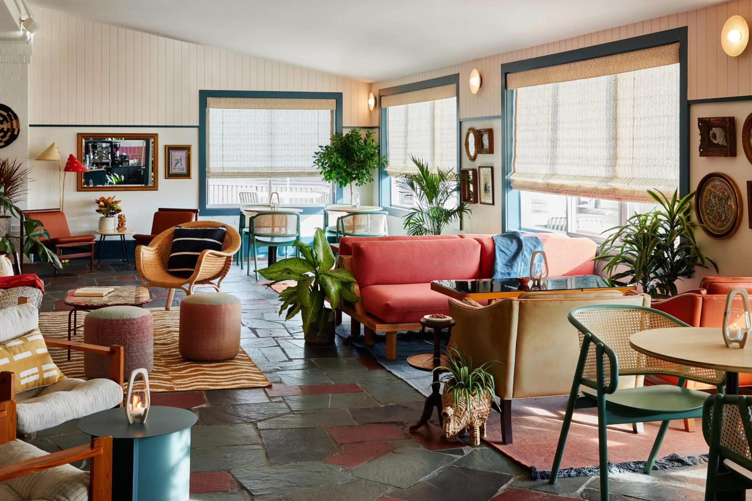 Lounge or bar in Wayfinder Newport