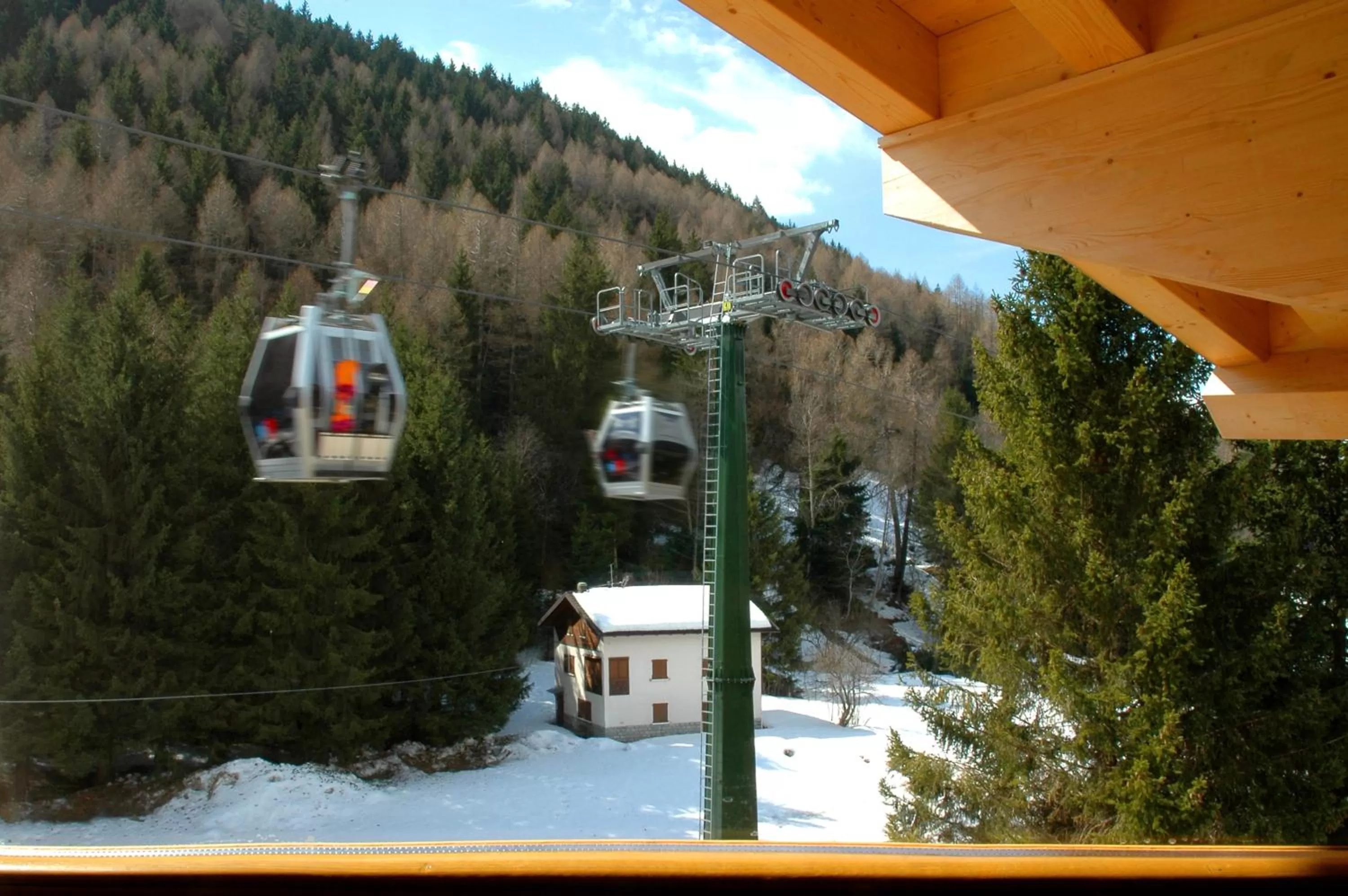 Skiing in Hotel Garni Pegrà