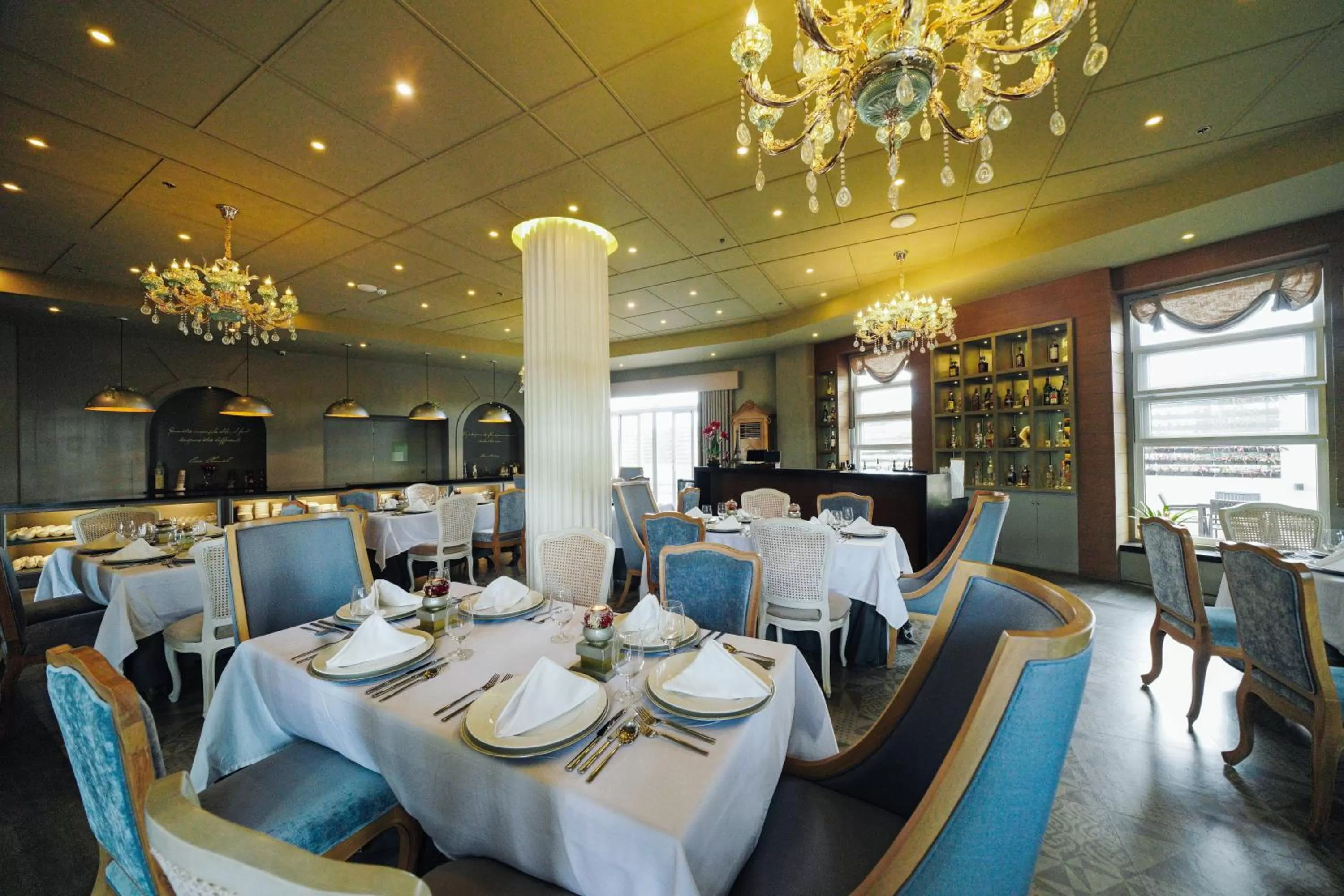 Restaurant/places to eat in Hotel Carlito Tagaytay